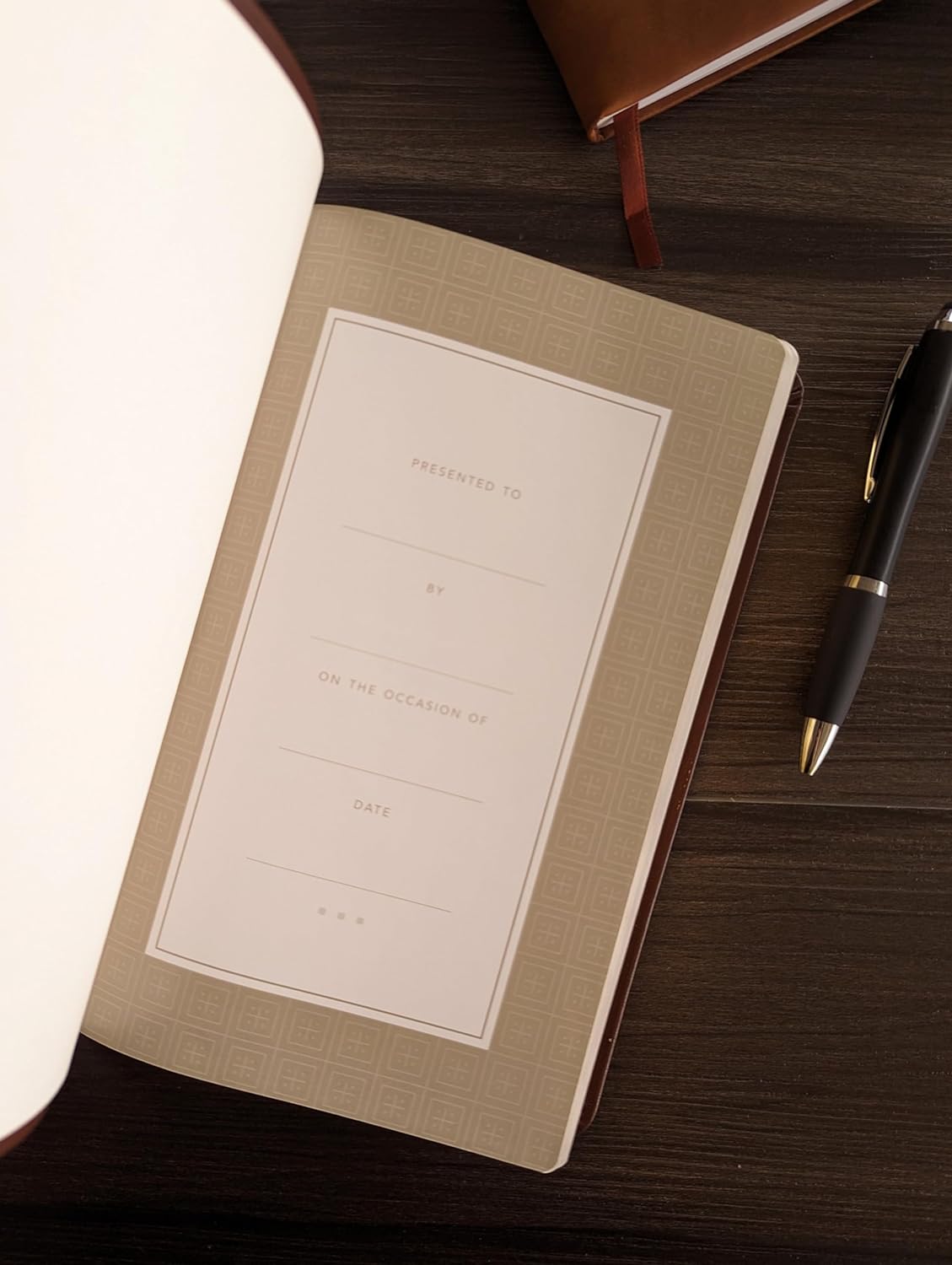 NLT Thinline Center-Column Reference Bible, Filament Edition