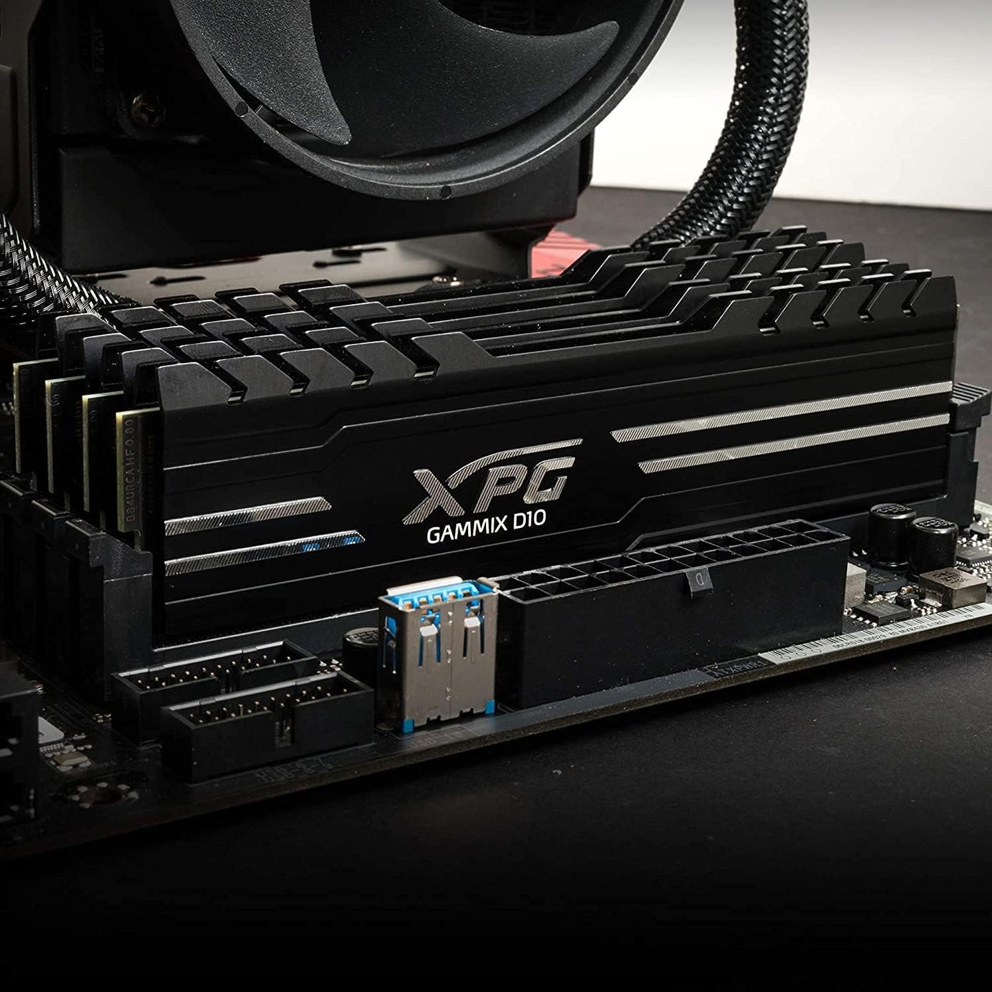 ADATA XPG GAMMIX D10 - DDR4 - Kit - 32 GB: 2 x 16 GB - DIMM 288-PIN - 3200 MHz / PC4-25600 - ungepuffert 32 GB (2 x 16 GB) Black