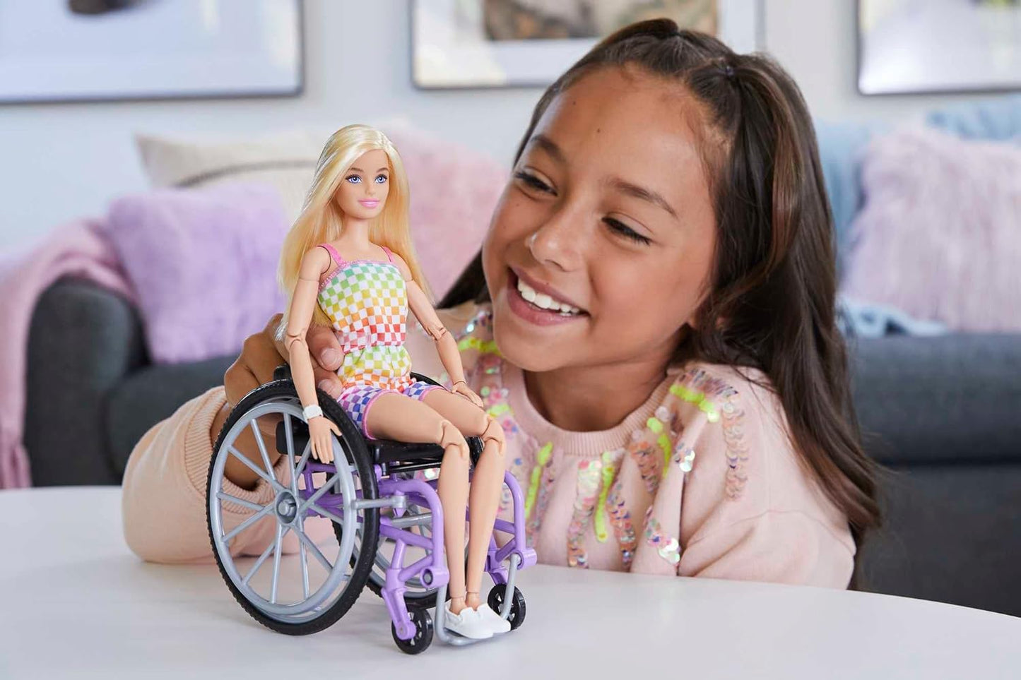 Barbie Doll with Wheelchair and Ramp, Kids Toys and Gifts, Blonde, Barbie Fashionistas, Rainbow Romper, Clothes and Accessories, HJT13
