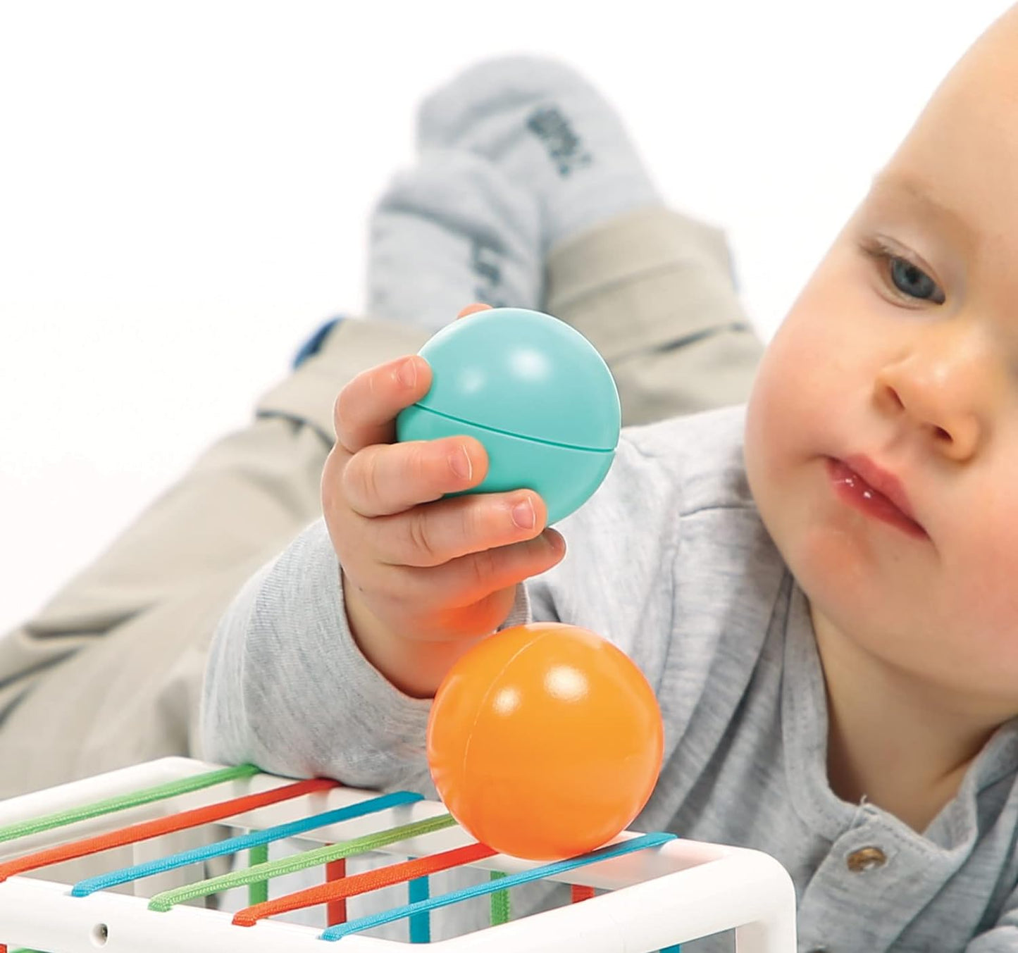 Ludi - Hand cube – built-in kit for babies – 1 cube and 12 small balls – from 10 months