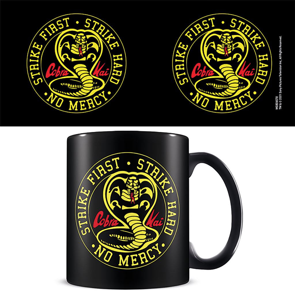 Pyramid International Mug Cobra Kai dans une boîte cadeau (motif emblème) en céramique noire de 325 ml – Produit officiel
