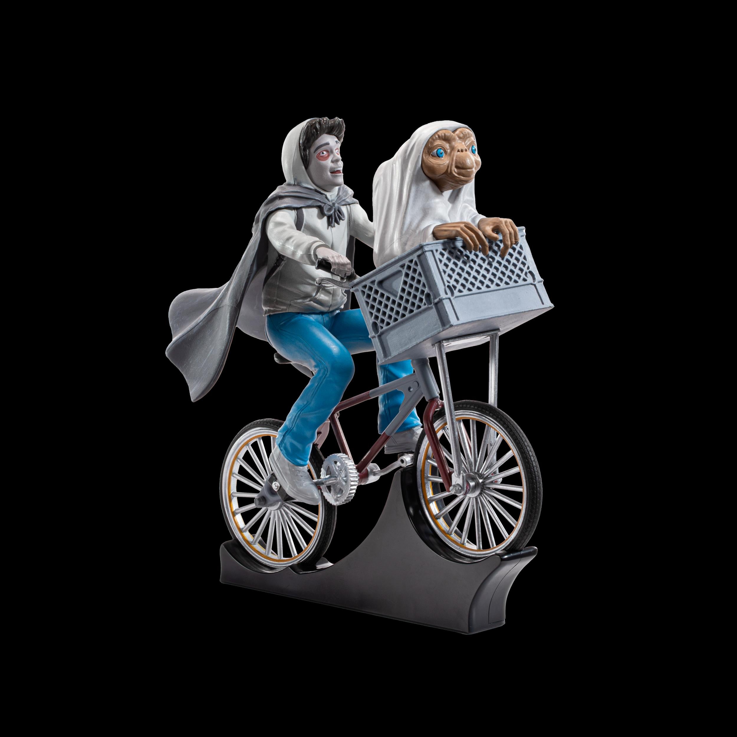 The Noble Collection Toyllectible Treasure Elliot and ET