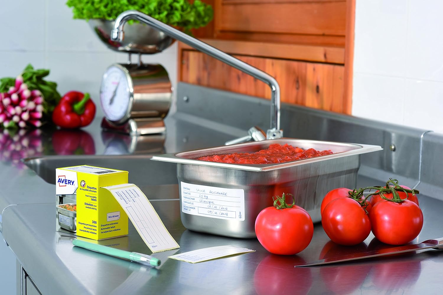 Avery UK 98 x 40 mm Food Traceability Removable Pre-Printed Label - White (Pack of 300
