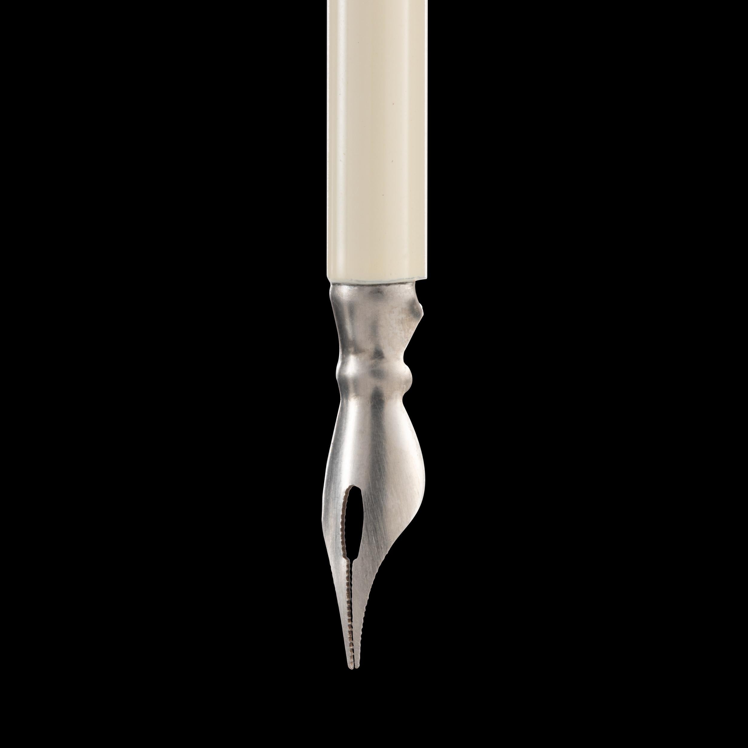 The Noble Collection Hogwarts Writing Quill with Hogwarts Headed Paper