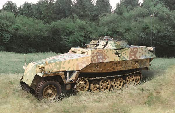 1/35 WW.II German Army Sd.kfz.251/23 Ausf.D Armored Recon Car EZ Track & Bonus Figure Included Plastic Model
