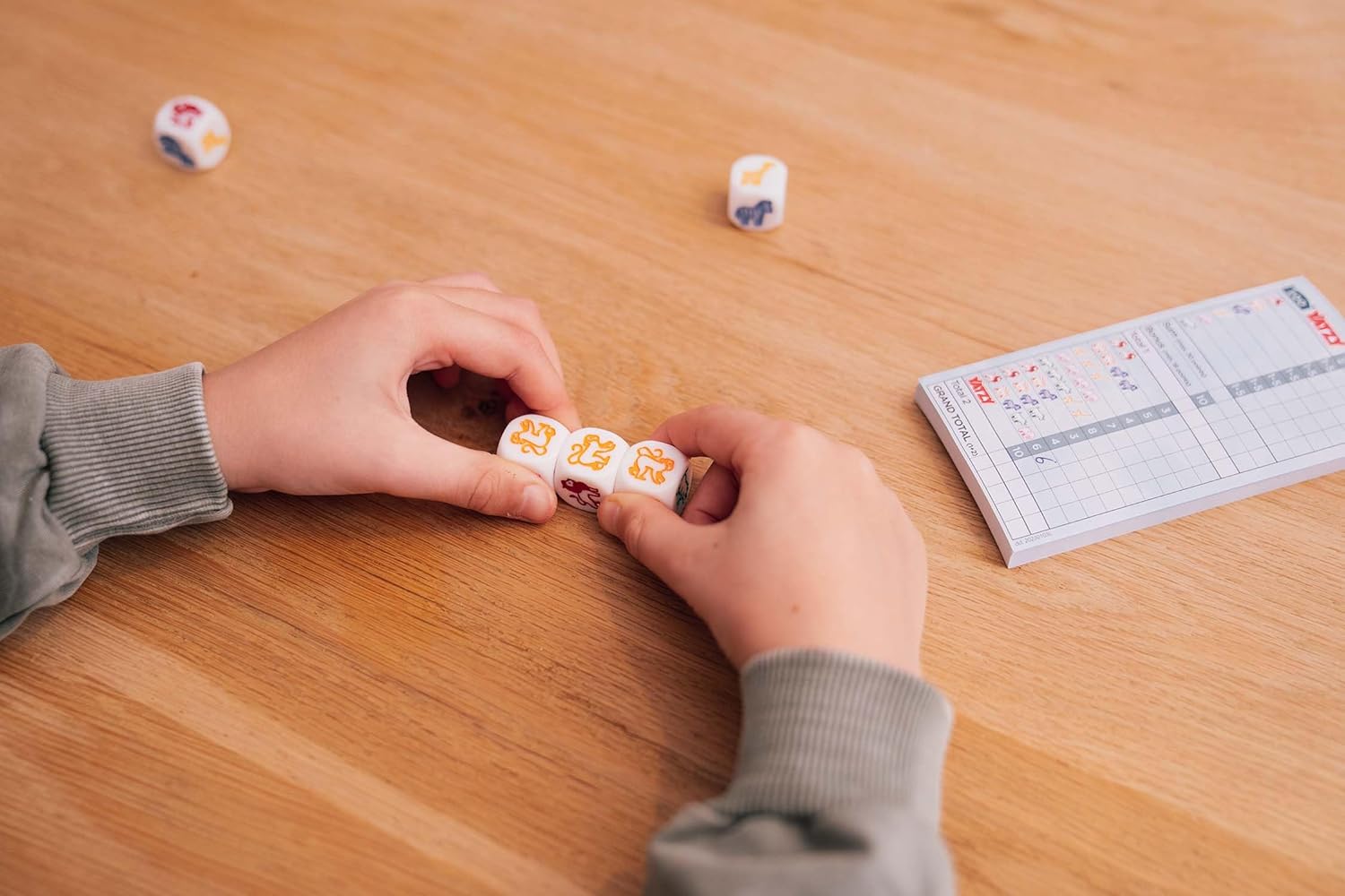 SmartGames - Zoo Yatzy, Multiplayer Dice Game, Ages 5+