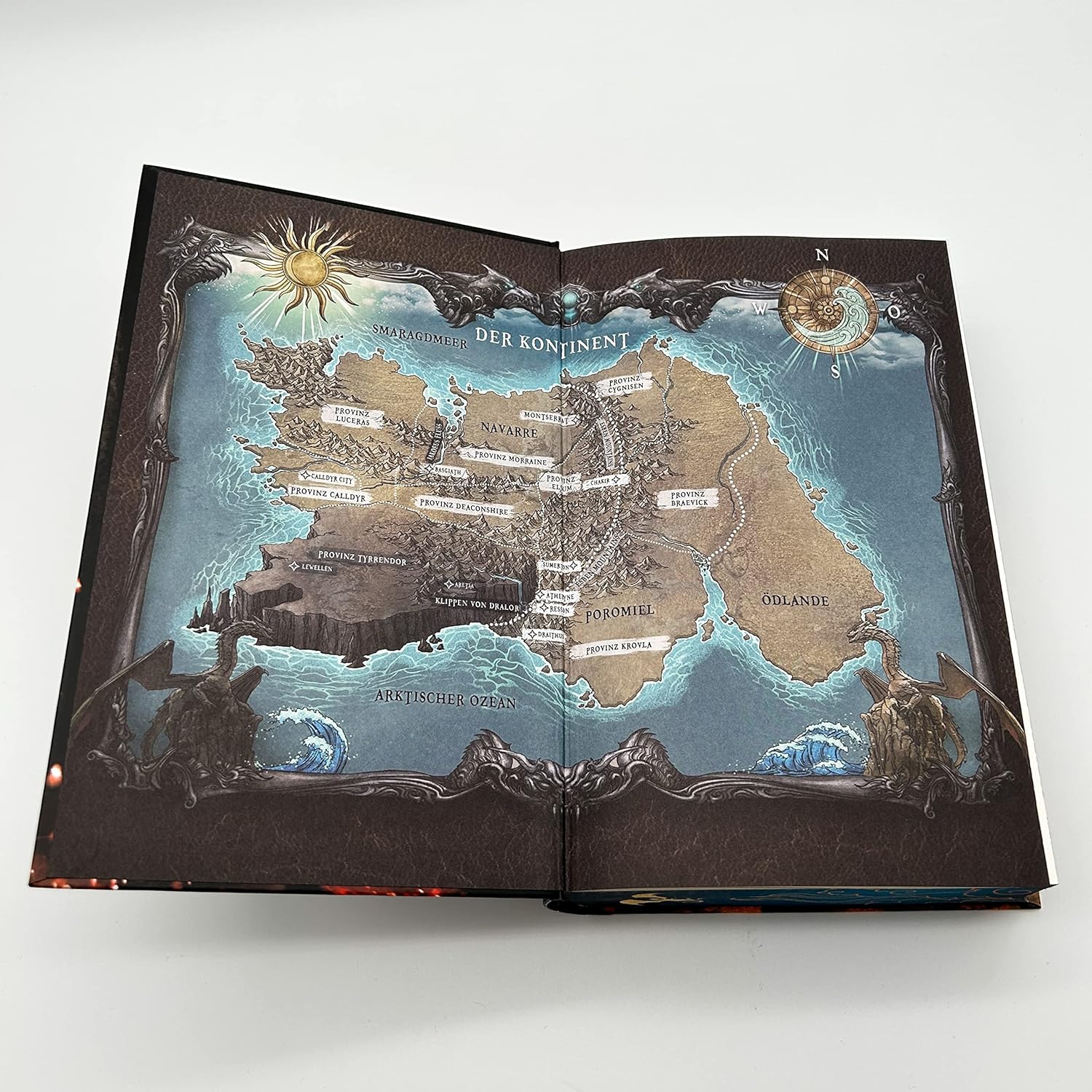 Fourth Wing – Flammengeküsst: Deluxe-Ausgabe mit atemberaubendem Farbschnitt. Roman | »Unwiderstehliches Abenteuer trifft epische Liebesgeschichte!« Tracy Wolff (Flammengeküsst-Reihe, Band 1