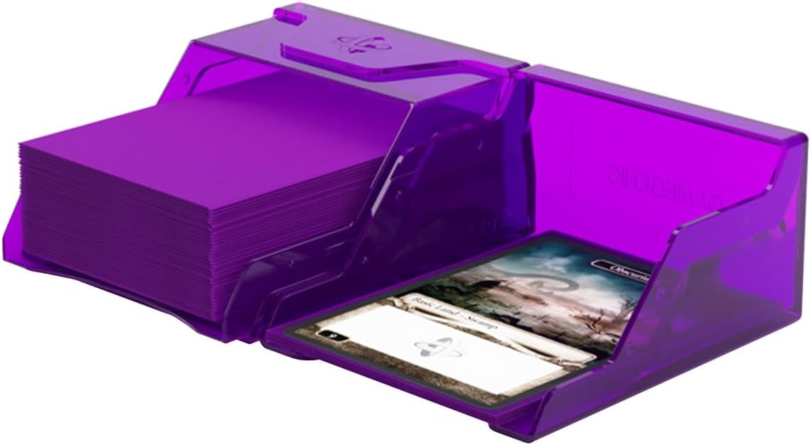 Gamegenic Bastion 50+ XL Deck Box - Compact, sécurisé et parfaitement organisé pour vos cartes à collectionner ! Protège en toute sécurité plus de 50 cartes à double pochette, couleur violette