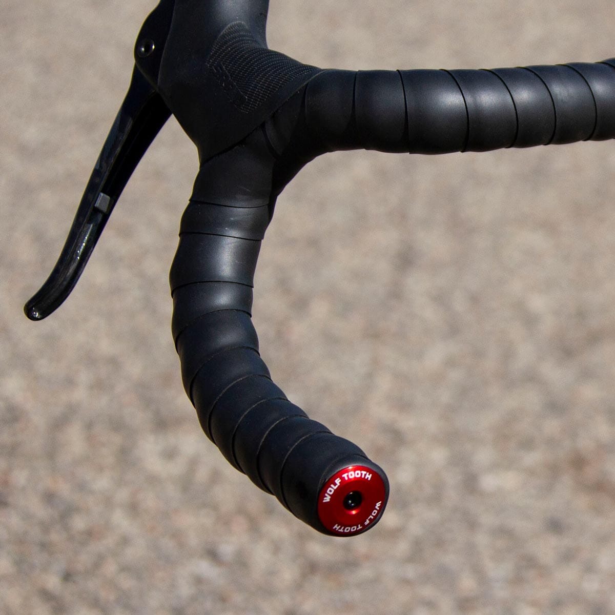 Wolf Tooth Alloy Bar End Plugs Red One Size