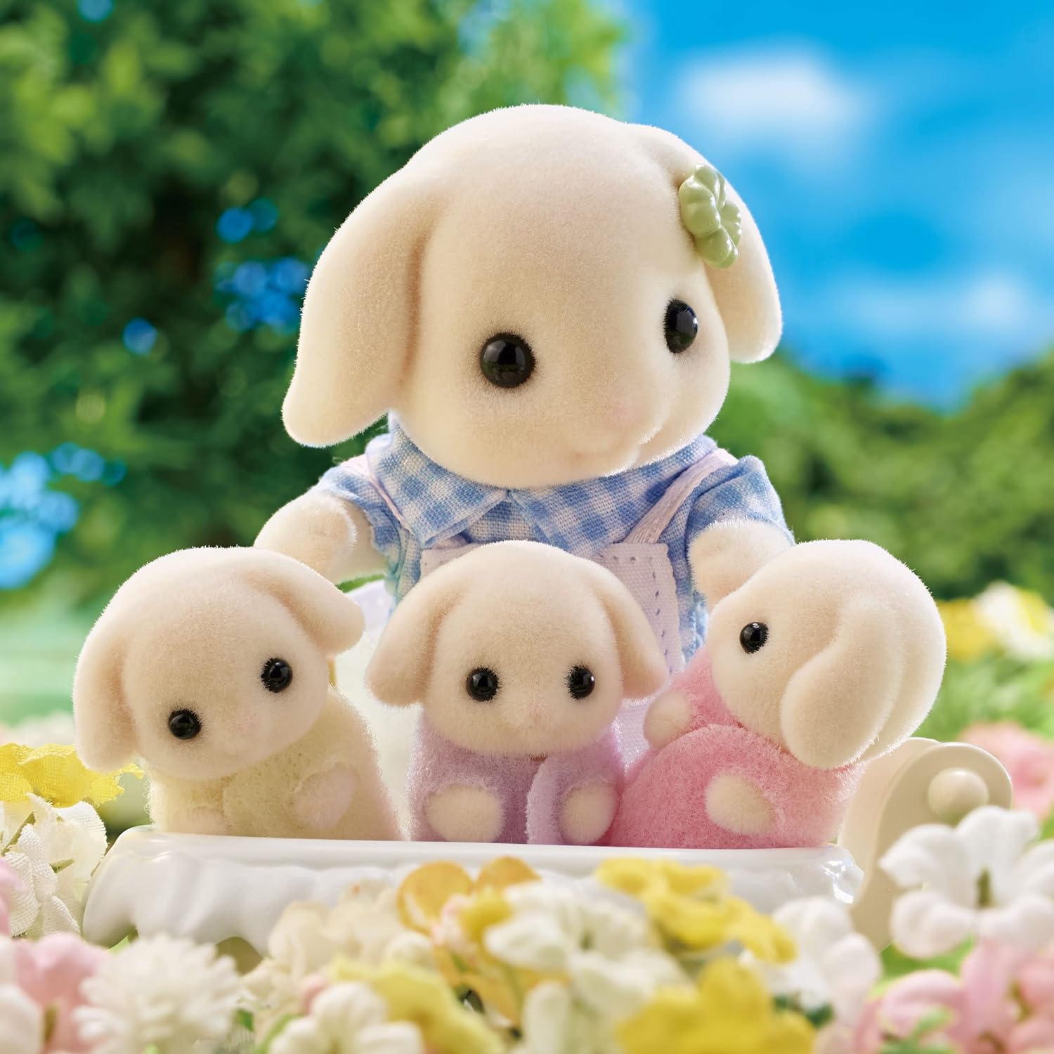 Sylvanian Families - 5735 Familia Conejo Flora - Casa de muñecas