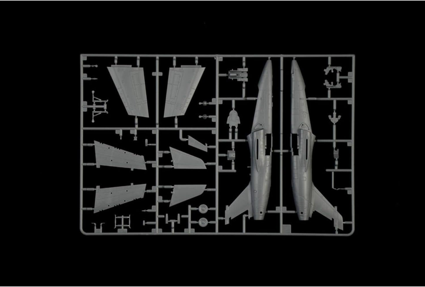 Italeri 1471 AMX-T Aeronautica Militare 100th Anniversary 1:72 Model Kit