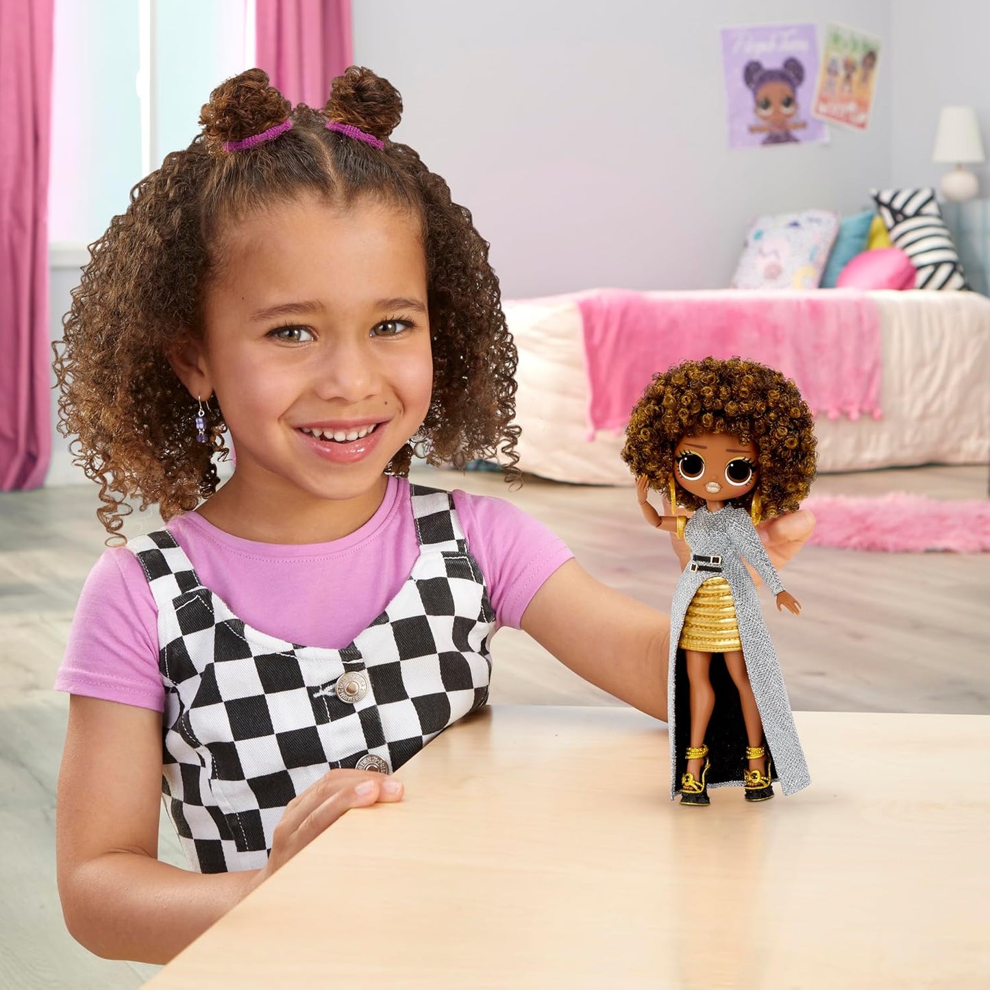 L.O.L. Surprise! OMG Modepuppe - Royal Bee - Mit Zahlreichen Überraschungen, wie Wandelbare Mode und Fabelhafte Accessoires - Ideal für Kinder ab 4 Jahren