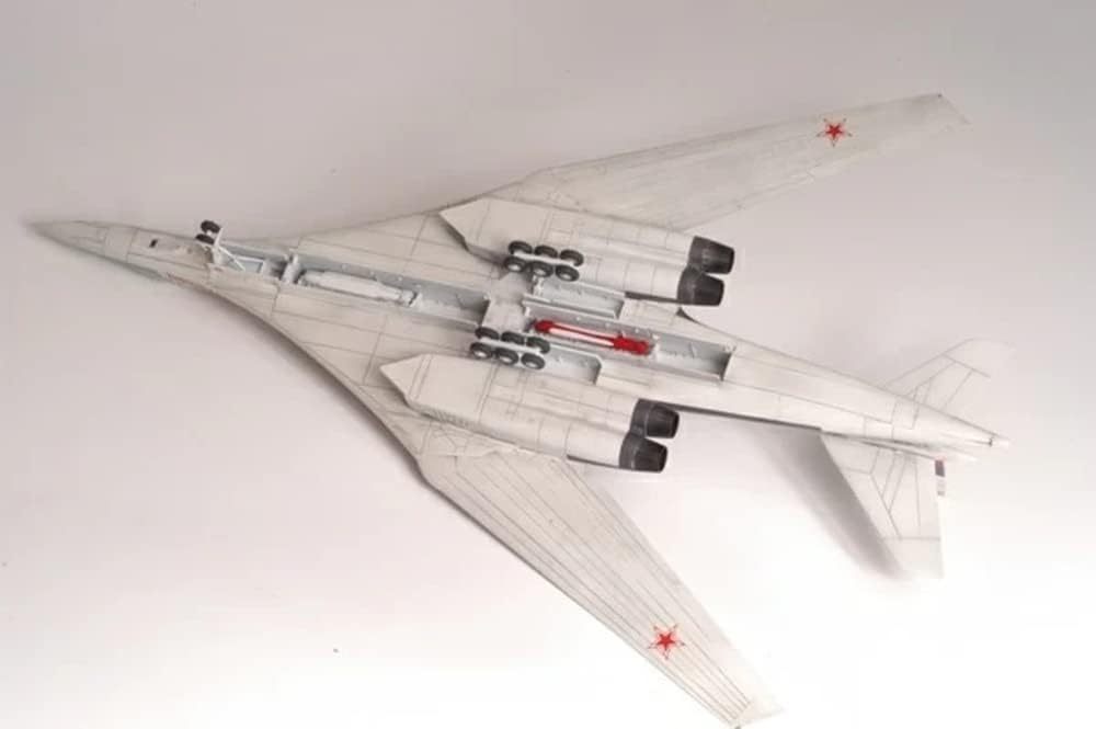 Zvezda 7002 Tupolev Tu-160 blackjack Russian supersonic strategic bomber