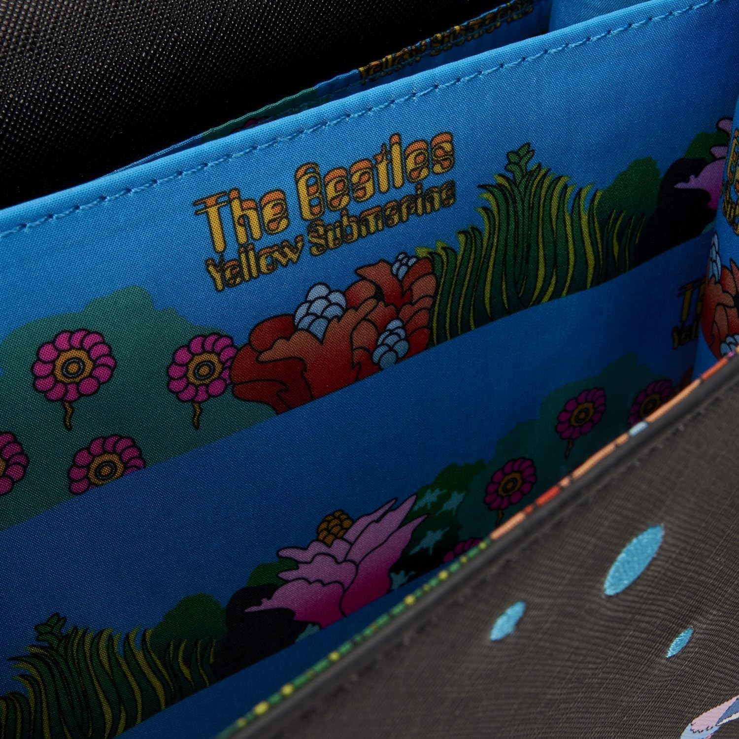 The Beatles by Loungefly sac à bandoulière Arc figural Yellow Submarine Flap Pocket