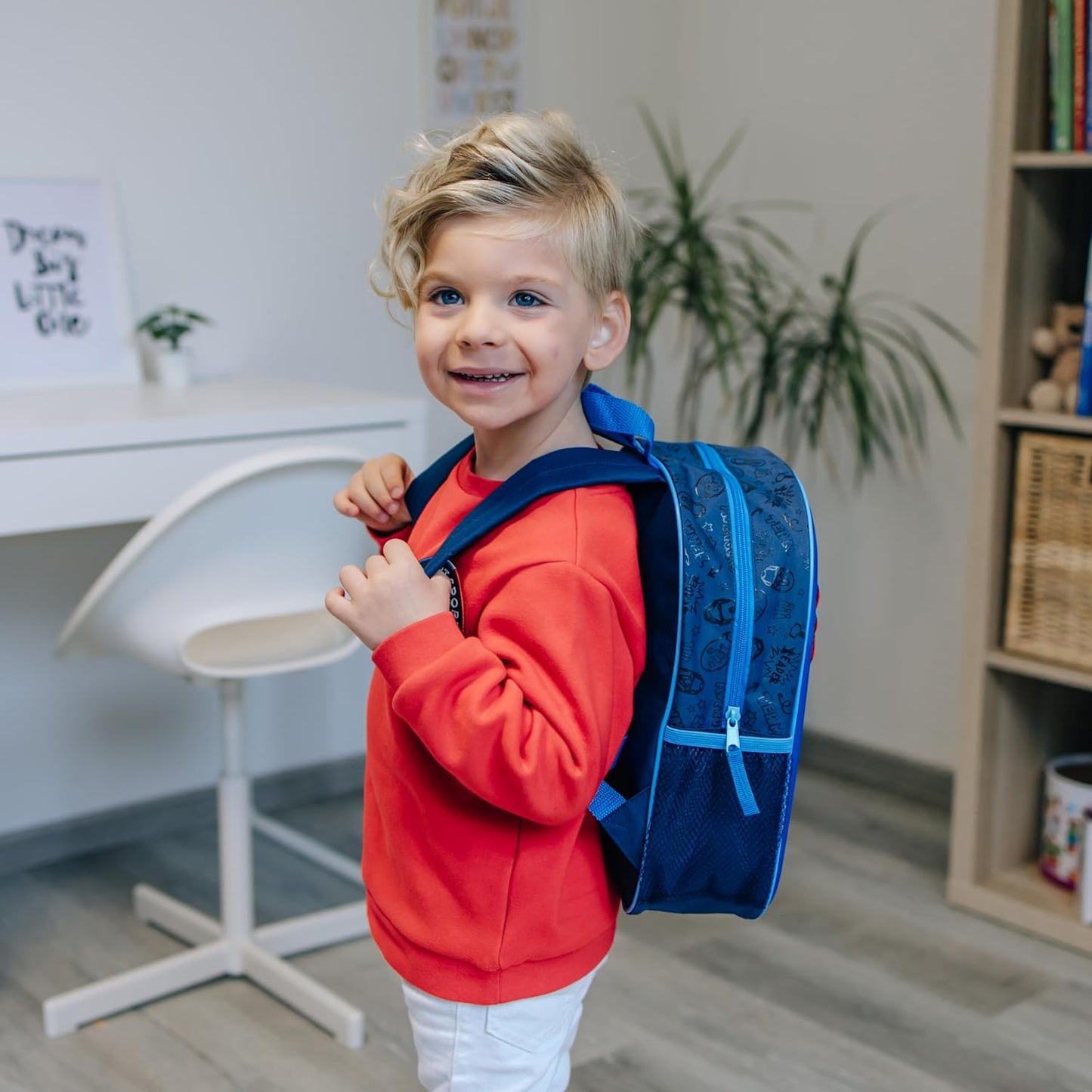Undercover - Avengers 3D Rucksack - Hochwertiger Kinderrucksack mit Avengers Motiv - Verstellbare Schultergurte - Geräumiges Hauptfach - Mit seitlichen Netztaschen - ab 4 Jahren