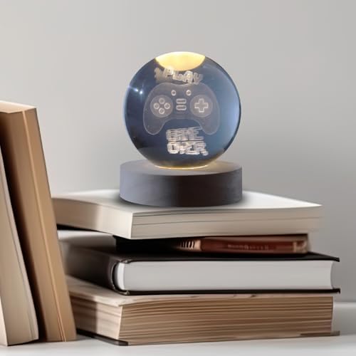 I-TOTAL®- Sfera di vetro 3D con LED RGB effetto sul soffitto, luce notturna per bambini, lampada da notte con base in legno, tema fantasy, decorazione in cristallo PICCOLA, disegno (LET'S PLAY)