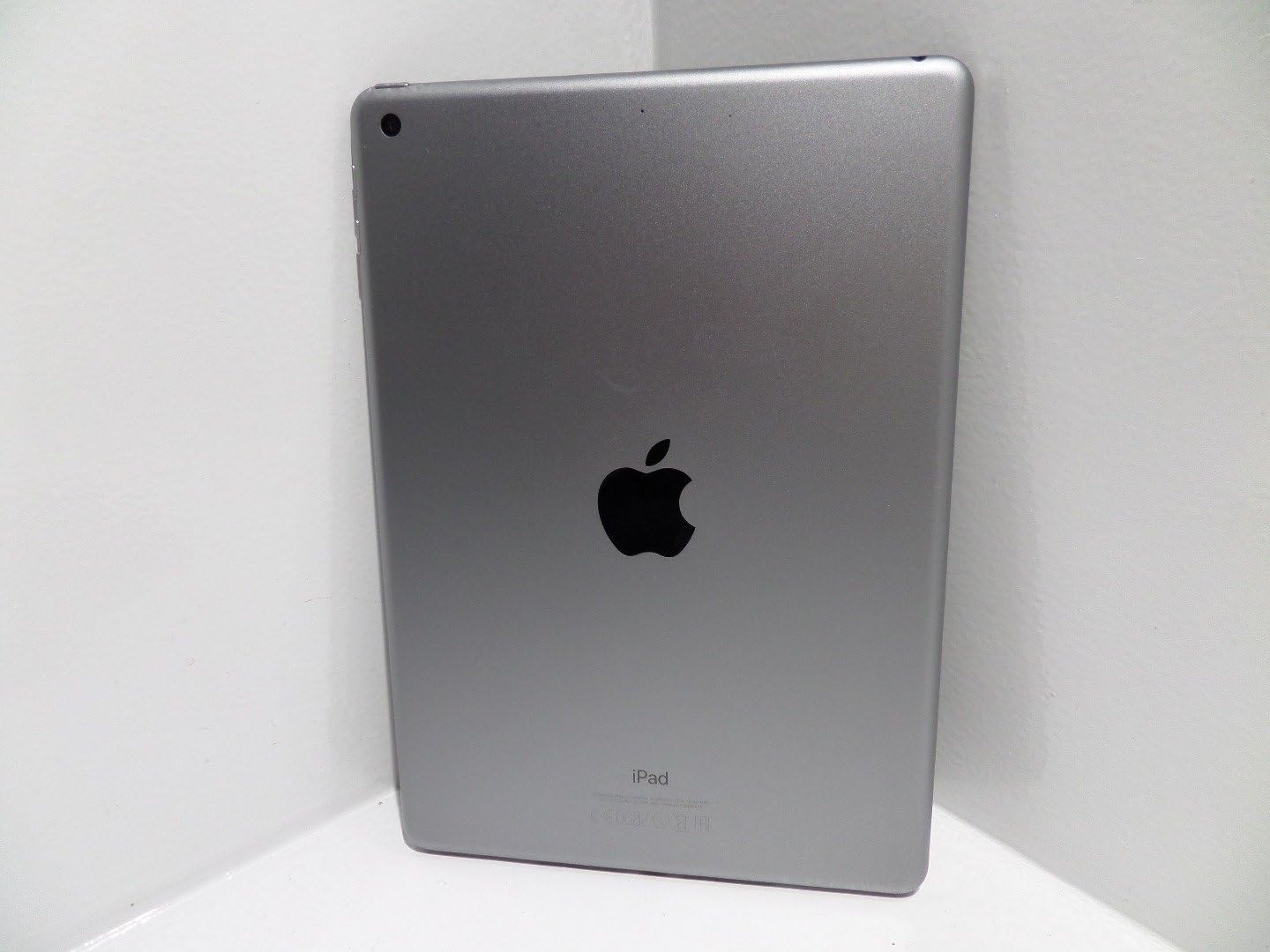 Apple iPad 9.7" 2017 32GB Wi-Fi - Space Grey