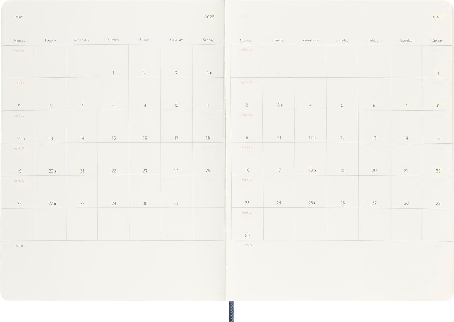 Moleskine Weekly Planner, Weekly Agenda with Space for Notes 12 Months 2025, Soft Cover and Elastic Closure, Sapphire Blue Color, Extra Large Format 19x25 cm Soft Cover Extra Large Sapphire Blue