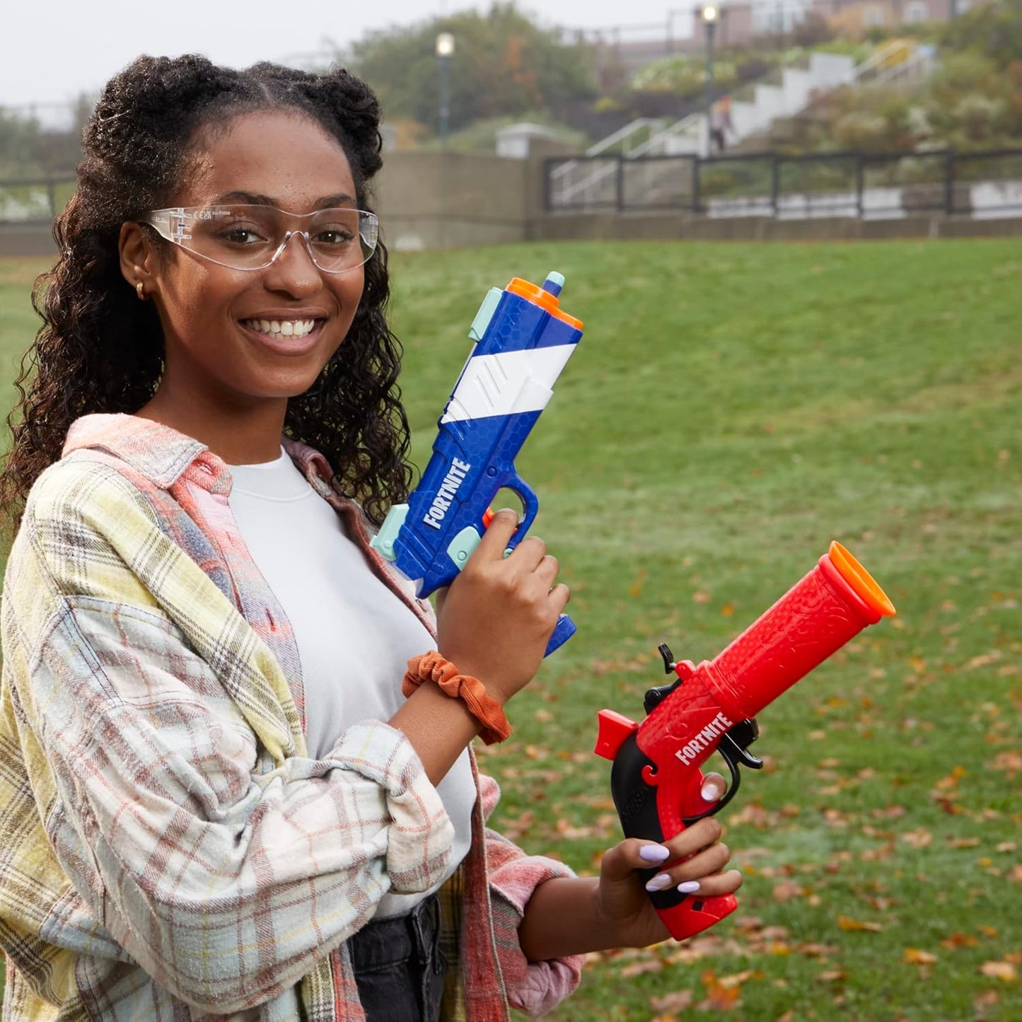 Nerf Fortnite Dual Pack - 2 Fortnite Blasters, Flint-Knock & LP Dart Blasters, 6 Elite Foam Darts