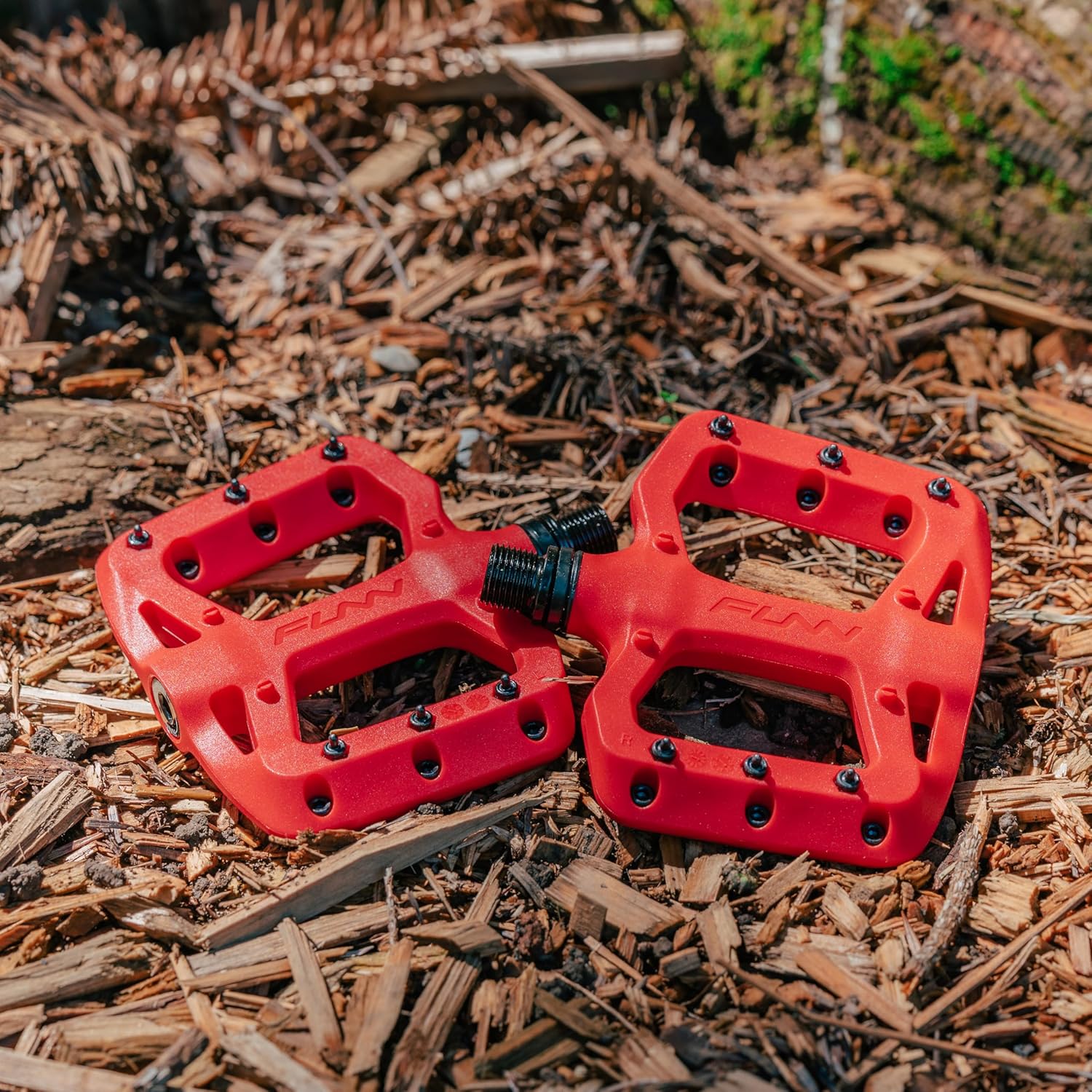 Funn Taipan S Glass Fiber Reinforced Thermoplastic Bike Pedals with 9/16-inch CrMo Axles and Shin-Friendly Pins for MTB/BMX/Urban/Gravel Riding