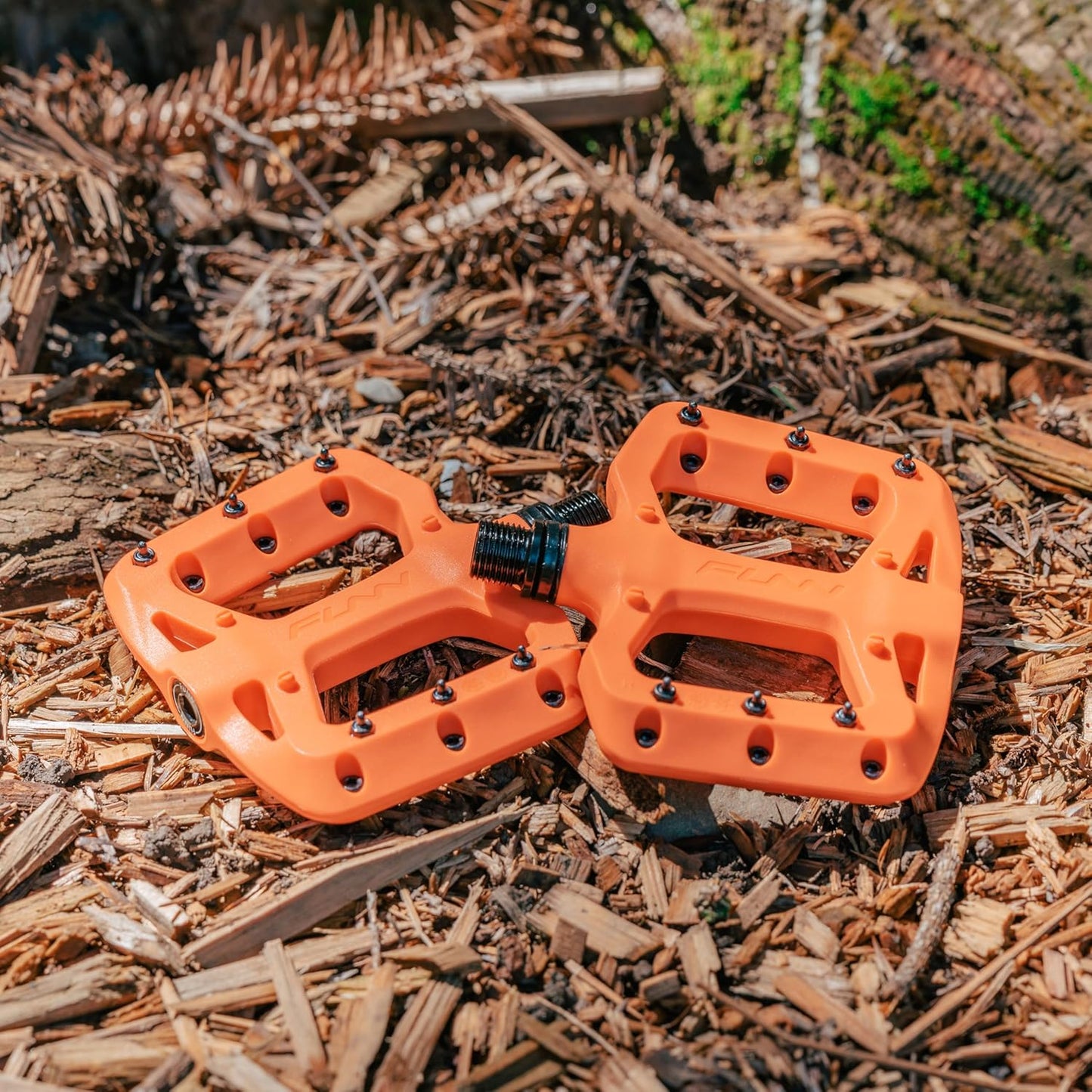 Funn Taipan S Glass Fiber Reinforced Thermoplastic Bike Pedals with 9/16-inch CrMo Axles and Shin-Friendly Pins for MTB/BMX/Urban/Gravel Riding