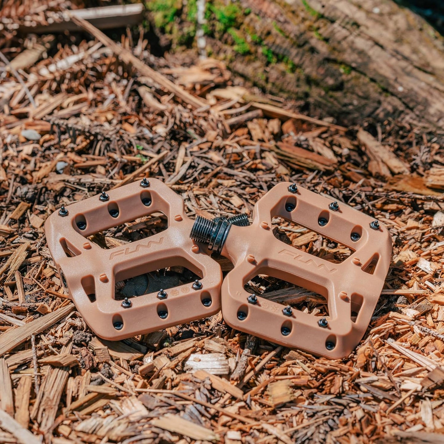 Funn Taipan S Glass Fiber Reinforced Thermoplastic Bike Pedals with 9/16-inch CrMo Axles and Shin-Friendly Pins for MTB/BMX/Urban/Gravel Riding