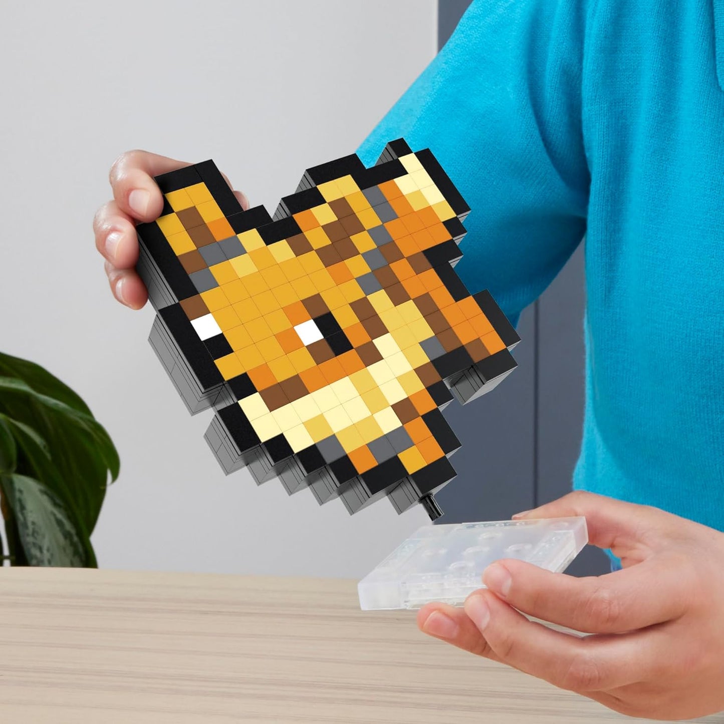 MEGA Pokémon Pixel Art Eevee Bloques de construcción, estilo retro basado en el videojuego de los 90, 323 piezas, juguete para coleccionistas +13 años (HTH78)