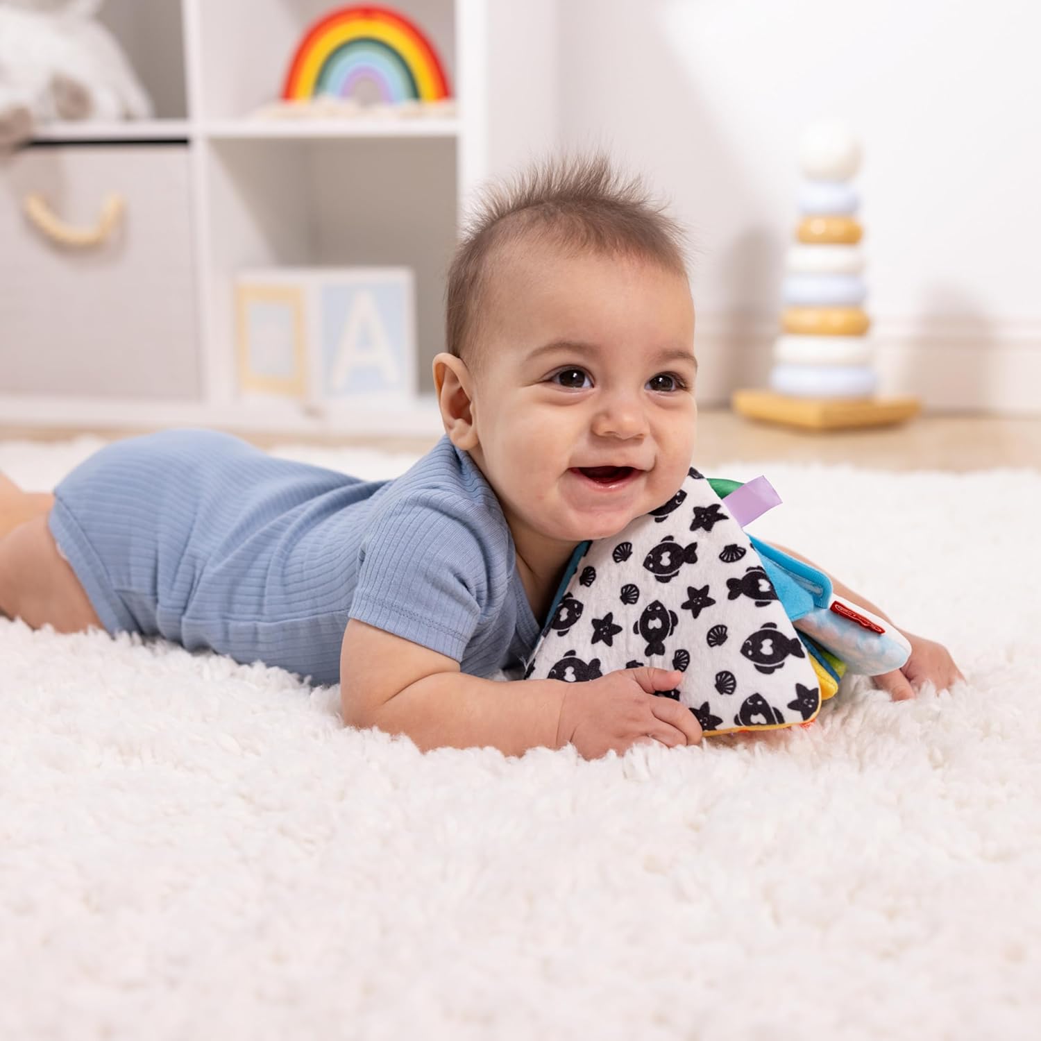 Melissa & Doug 50744 Ocean Tummy Time Triangle Infant Baby, Soft Sensory Textures, Mirror, Floor Toy for Newborns to Ages 6 Months, Multi-Coloured, 11.5 x 8.1 x 1.25