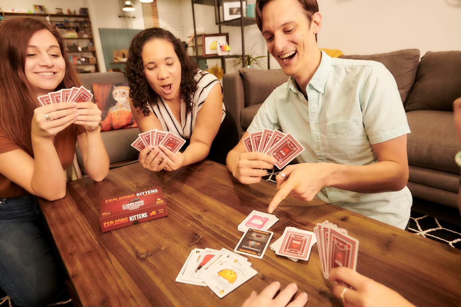 Exploding Kittens NL - Kaartspel - Een partyspel vol met humor! - 7+ - 2-5 spelers - Nederlandstalig