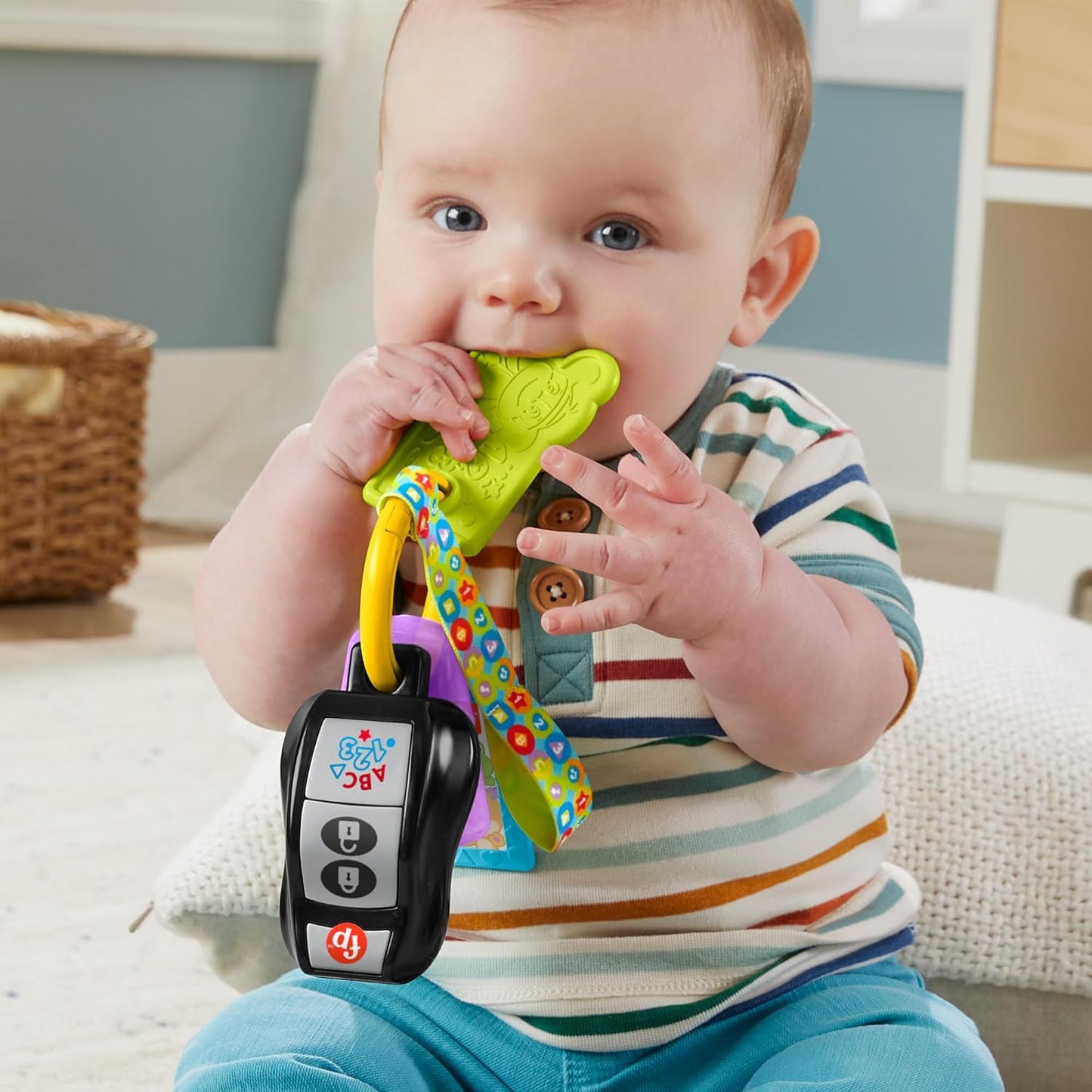 Fisher-Price Lern- und Spielspaß Baby Musikspielzeug Lernspaß Schlüsselbund mit Beißring und Spiegel für Kinder ab 6 Monaten, mehrsprachige Version, HWY37