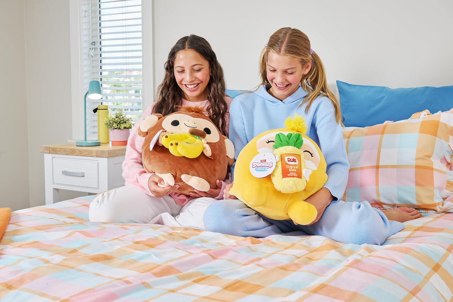 Snackles, Series 2, Pink Shrimp (Pringles, Sour Cream & Onion), Plush Toy, Medium (35 cm), Brown Box, (Pink Shrimp)