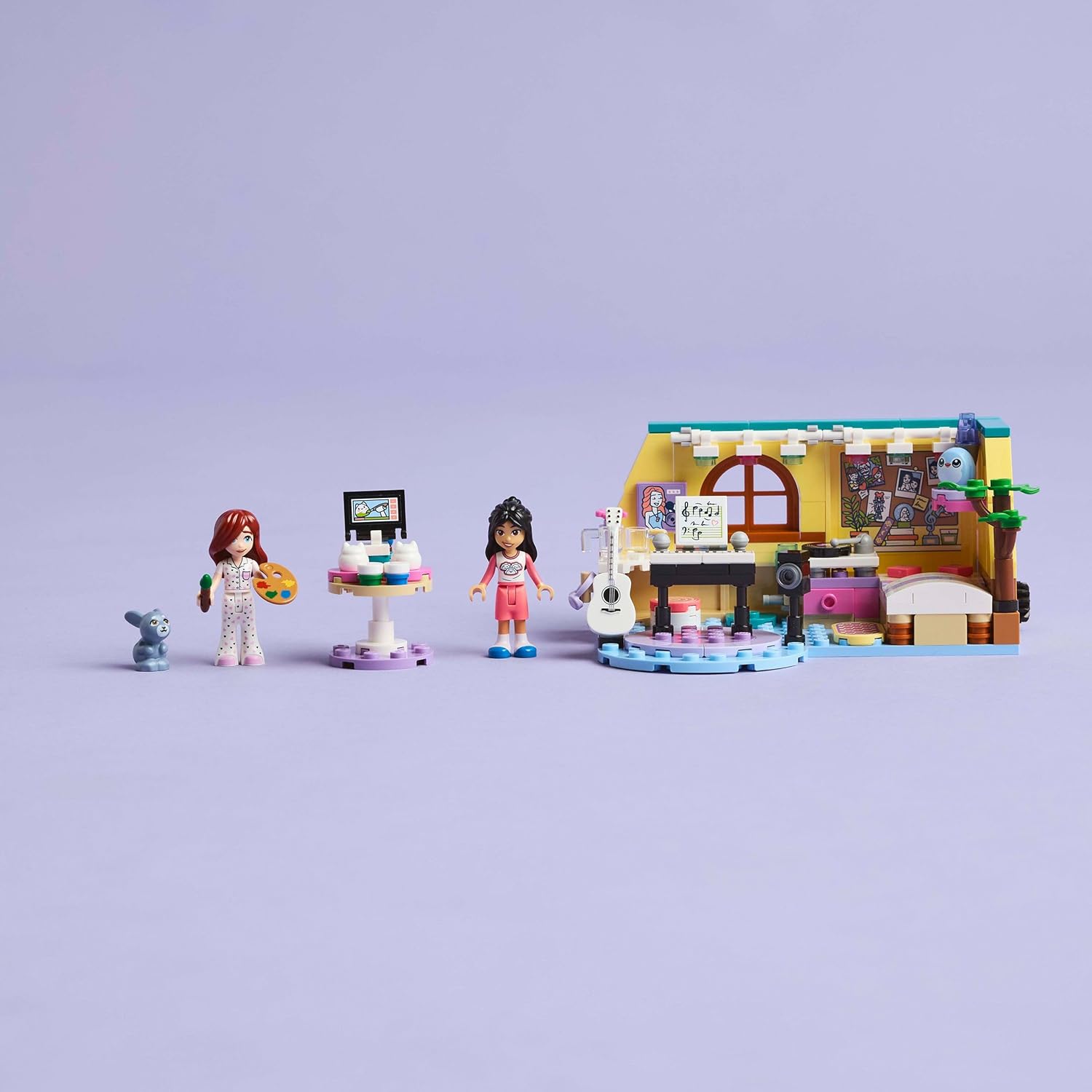LEGO Friends Paisley's Room Set, kreatives Lernspielzeug für Mädchen ab 6 Jahren, mit 2 Heartlake City Charakteren, einer Hasenfigur, Instrumenten und Puppenhauszubehör 42647