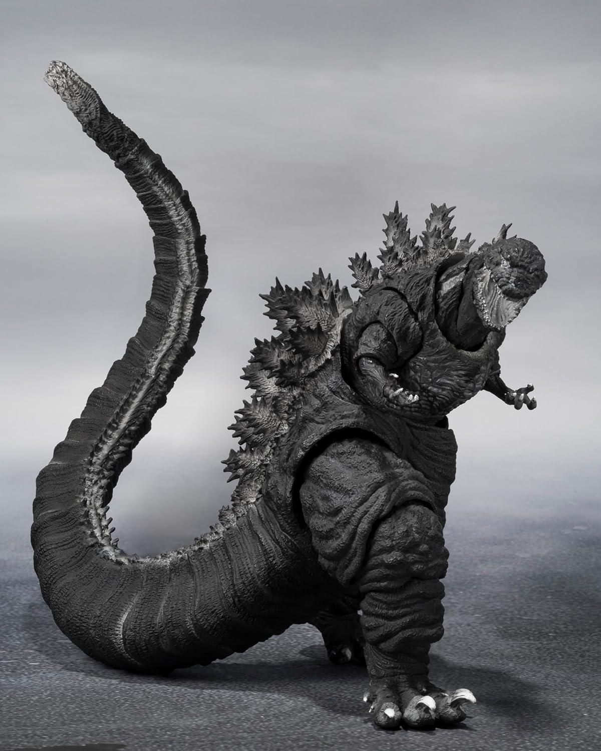 Bandai Tamashii Nations Godzilla Figurine S.H. MonsterArts Godzilla (2016) The Fourth Orthochromatic Version 18 cm