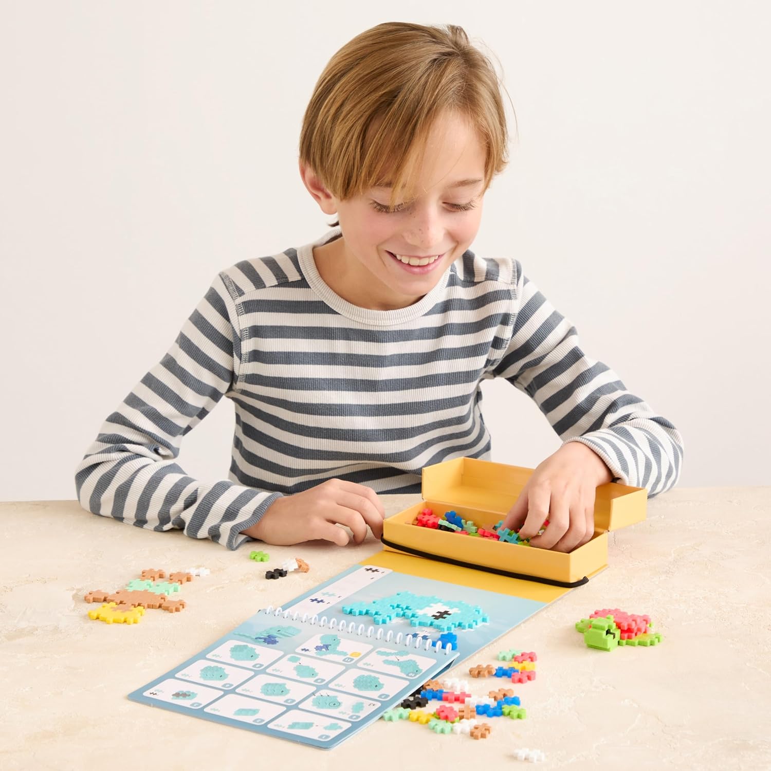 Plus-Plus - Activiteitsblok voor kinderen – 125 delen – thema oceaan en zeedieren – bouwspel voor kinderen vanaf 5 jaar – educatief en speels speelgoed voor meisjes en jongens