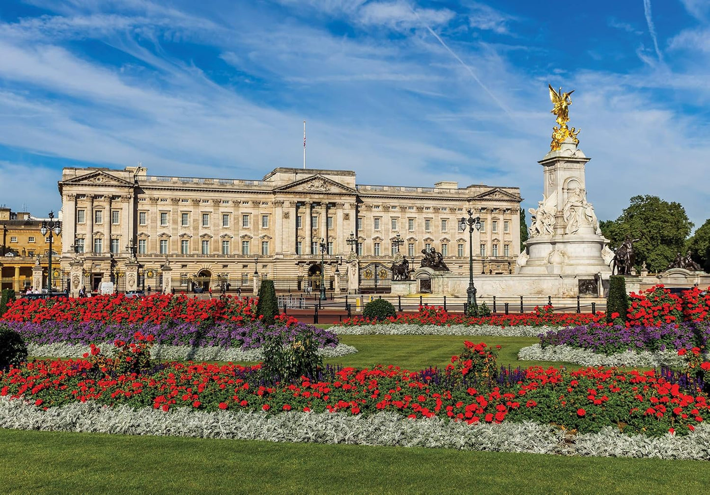 World War I: The Definitive Visual Guide Buckingham Palace