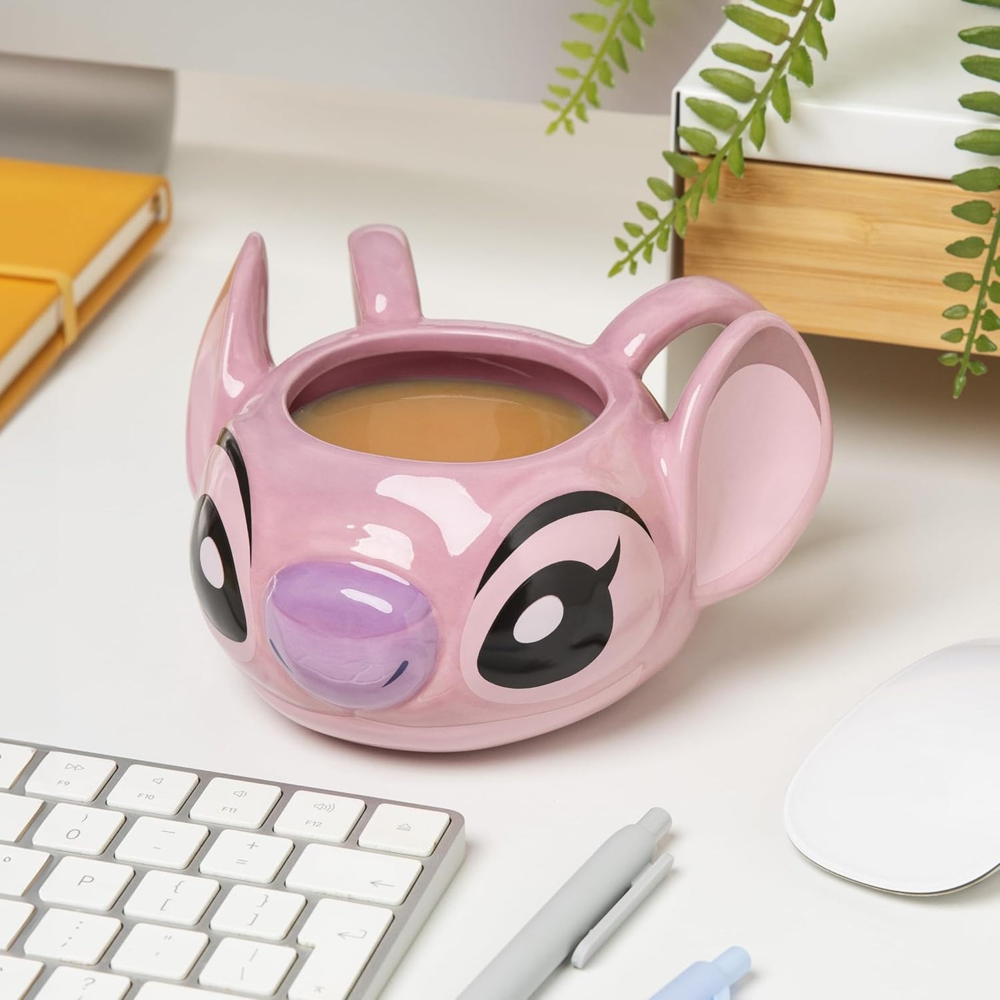 Paladone Disney Engelförmige Keramik-Kaffeetasse, 450 ml, offiziell lizenziertes Lilo & Stitch Merchandise-Produkt, 3D-Trinkgeschirr für heiße Getränke, Tee, heiße Schokolade