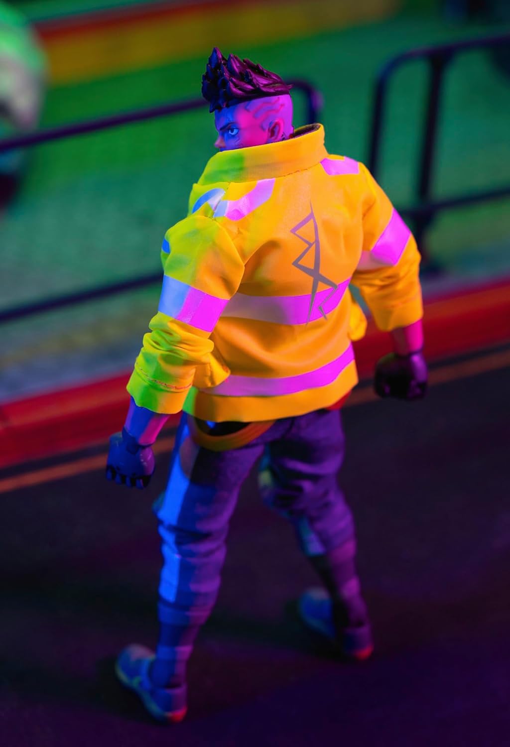 Jada Toys Cyberpunk Edgerunners David Figure (17 cm) - Movable Collectible and Action Figure with Alternative Head, Hands and Accessories, for Fans and Collectors from 15 Years