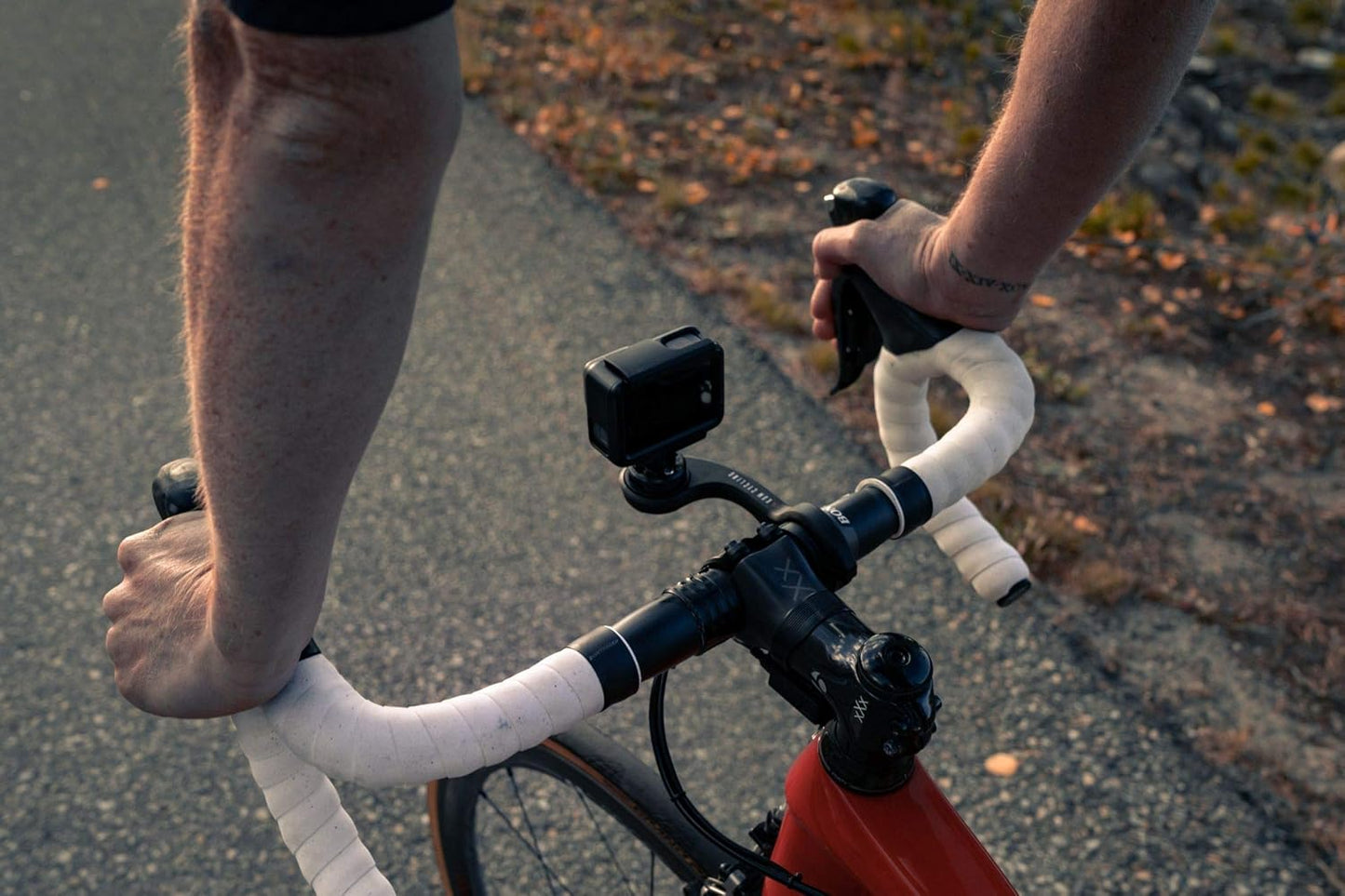 KOM Cycling Support supérieur Compatible avec Les adaptateurs GoPro Qui se transforment en Supports d'ordinateur compatibles tels Que Les Supports de vélo Garmin Edge ou Les Supports de vélo