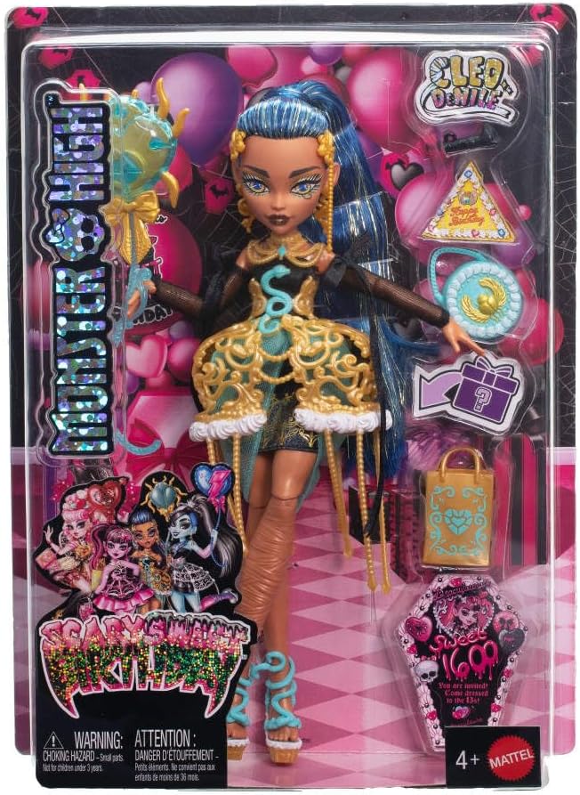Monster High - Cleo De Nile Scary Sweet Birthday, bambola con abito da party dorato e accessori a tema, rossetto, palloncino, regalo e invito inclusi, giocattolo per bambini, 4+ anni, JBG76