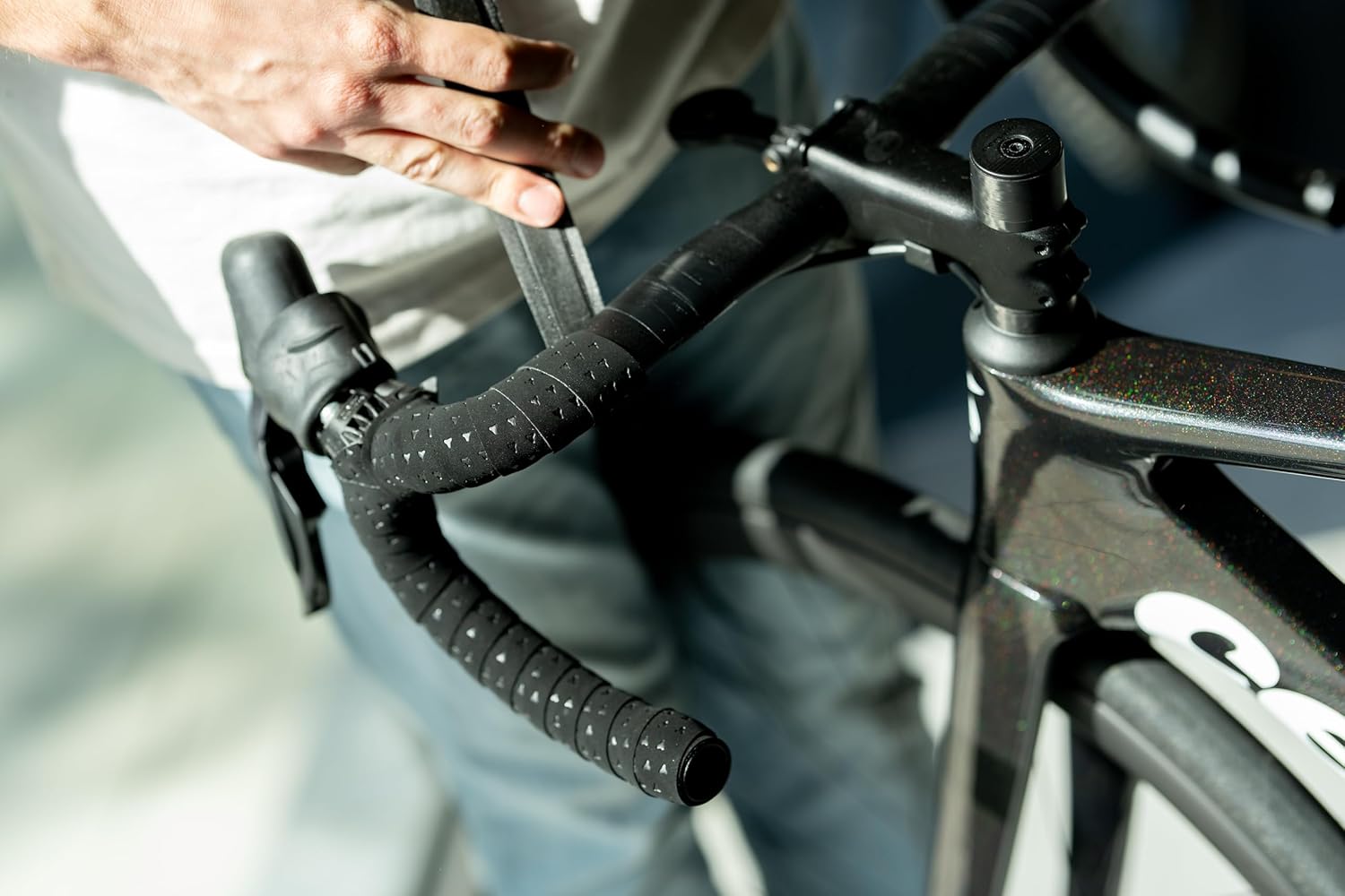 BBB Cycling RoyalRibbon Gel Lenkerband Rennrad | Stoßdämpfendes Griffband | Enthält Abschlussband und Lenkerstopfen | Schwarz | BHT-18