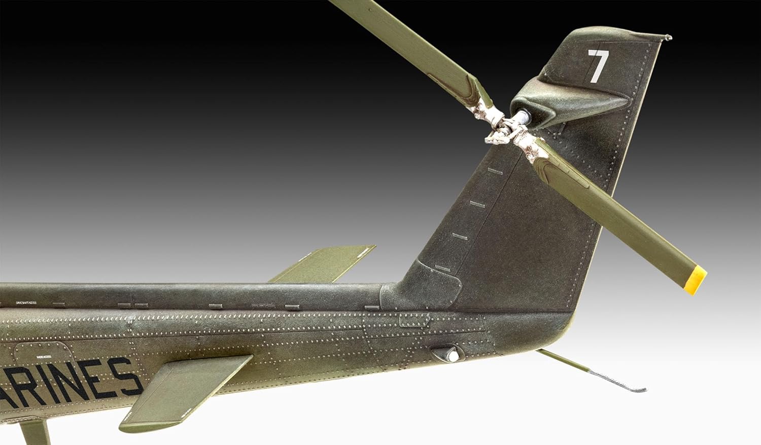 REVELL - Bell AH-1G Cobra 1:32 (deleted) /Toys
