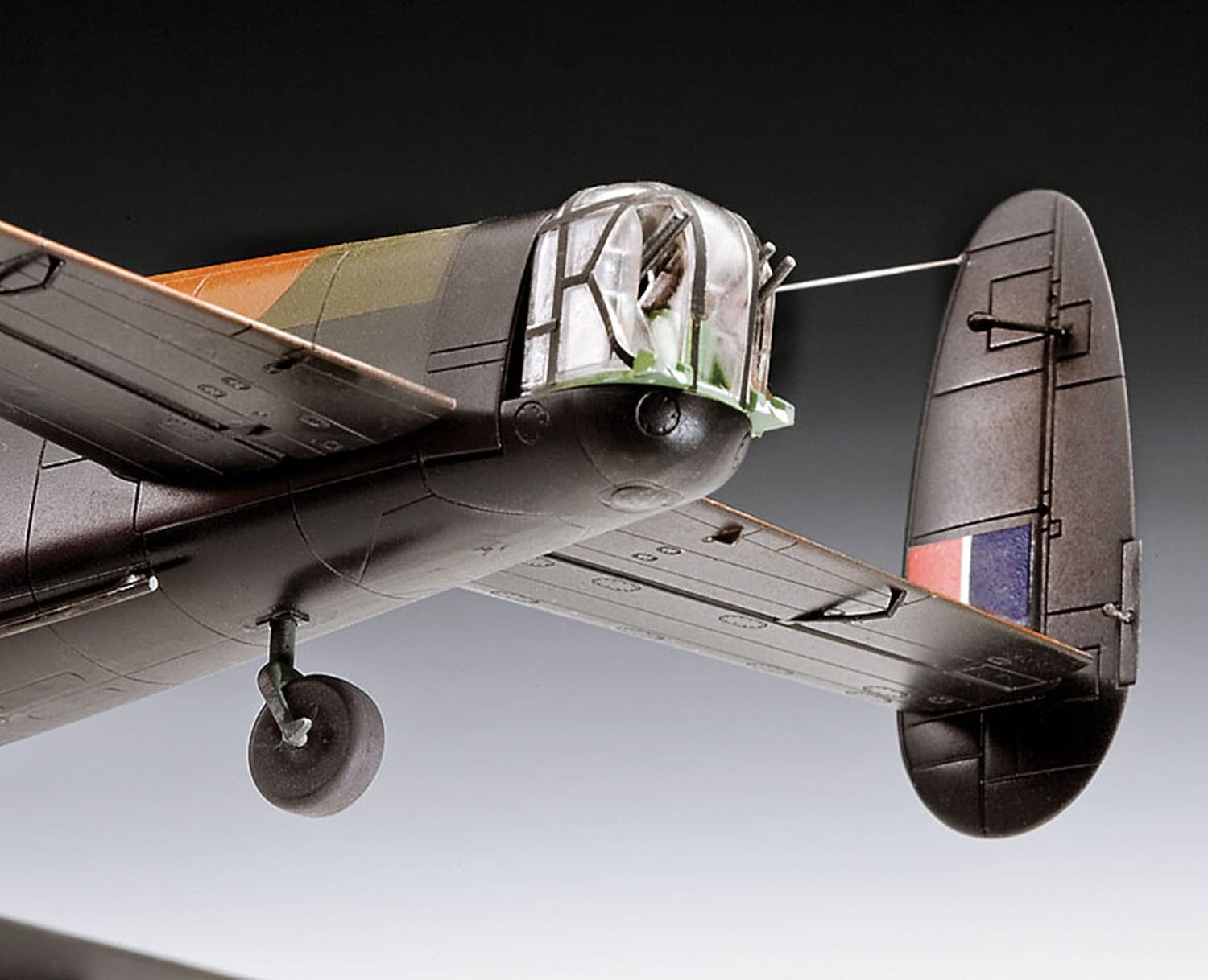 Revell Model Set 64295 Avro Lancaster B.III Dambusters 1:72 Scale Unbuilt/Unpainted Plastic Model Kit with Accessories