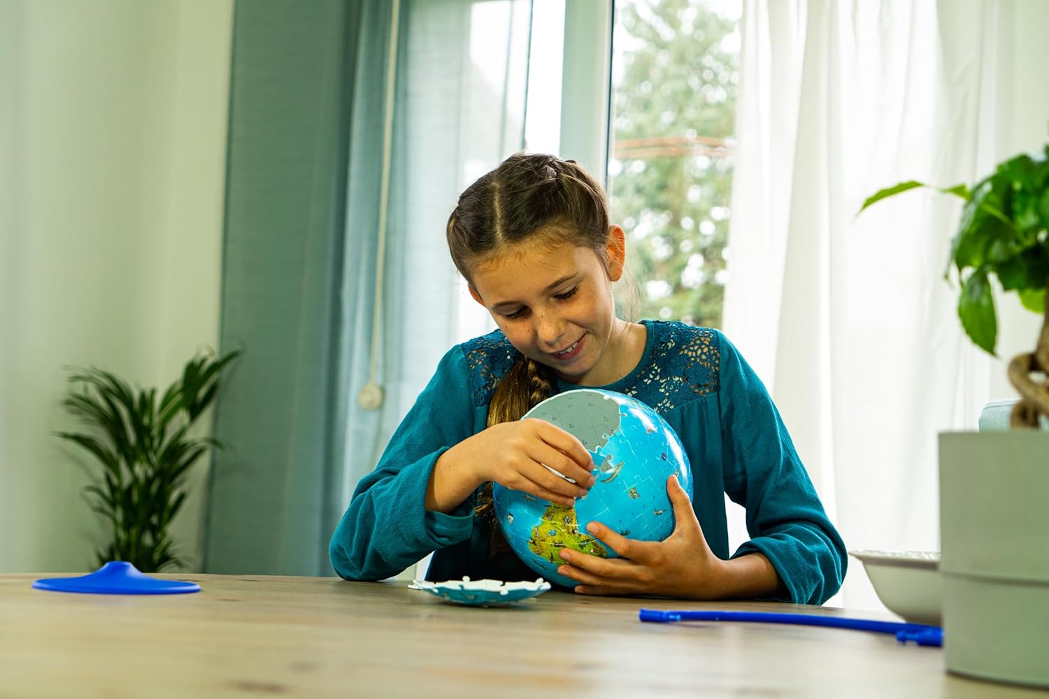 Ravensburger Children's Globe, 72 piece 3D Jigsaw Puzzle - Collectable Toys and Gifts for Kids and Adults Age 6 Years Up