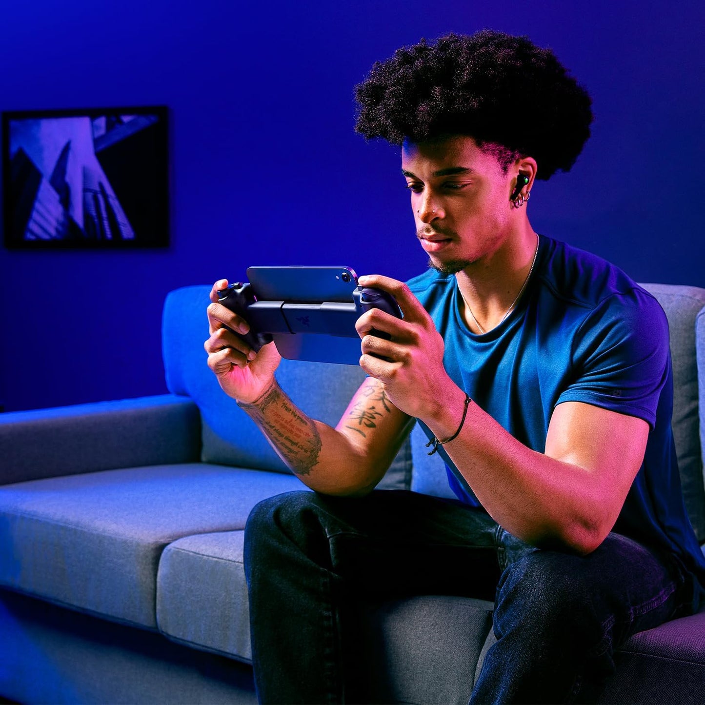 Razer Kishi V3 Pro - Full-size mobile controller for iPhone, Android smartphones and tablet 8" - USB-C Plug-and-Play - Anti-drift analogue sticks (12 buttons - Sensa HD Haptics, Nexus App) Black