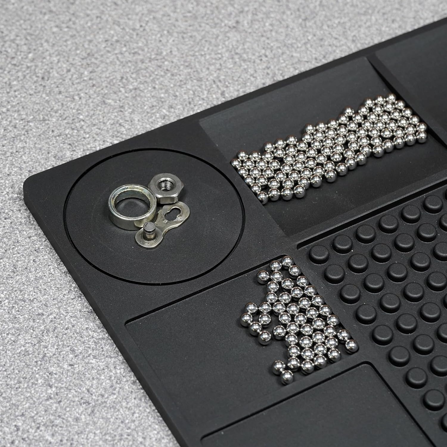 WELDTITE Rubber Workshop Mat with Magnet – Durable, Non-Slip & Magnetic Tool Holder, Oil Resistant and Washable