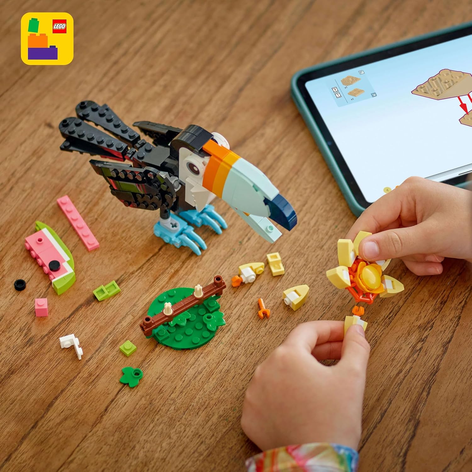 LEGO Creator 3in1 Wild Animals: Tropical Toucan with a Flower - Toy Animal Transforms into a Butterfly Figure or a Tropical Fish - Creative Gift for 7+ Year Old Girls & Boys - 31173