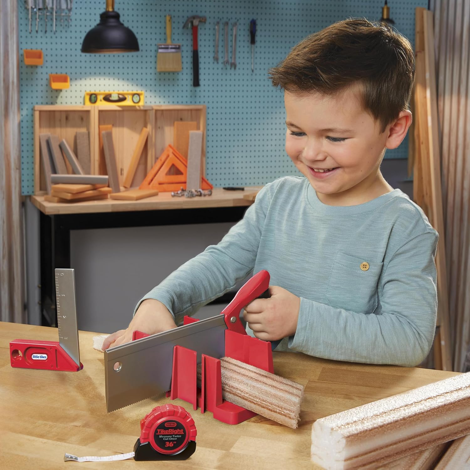 little tikes Creative Construction Measure & Cut Set - Includes 5 Accessories, Pretend Play Construction Set, Suitable for Boys and Girls Ages 3+ Years