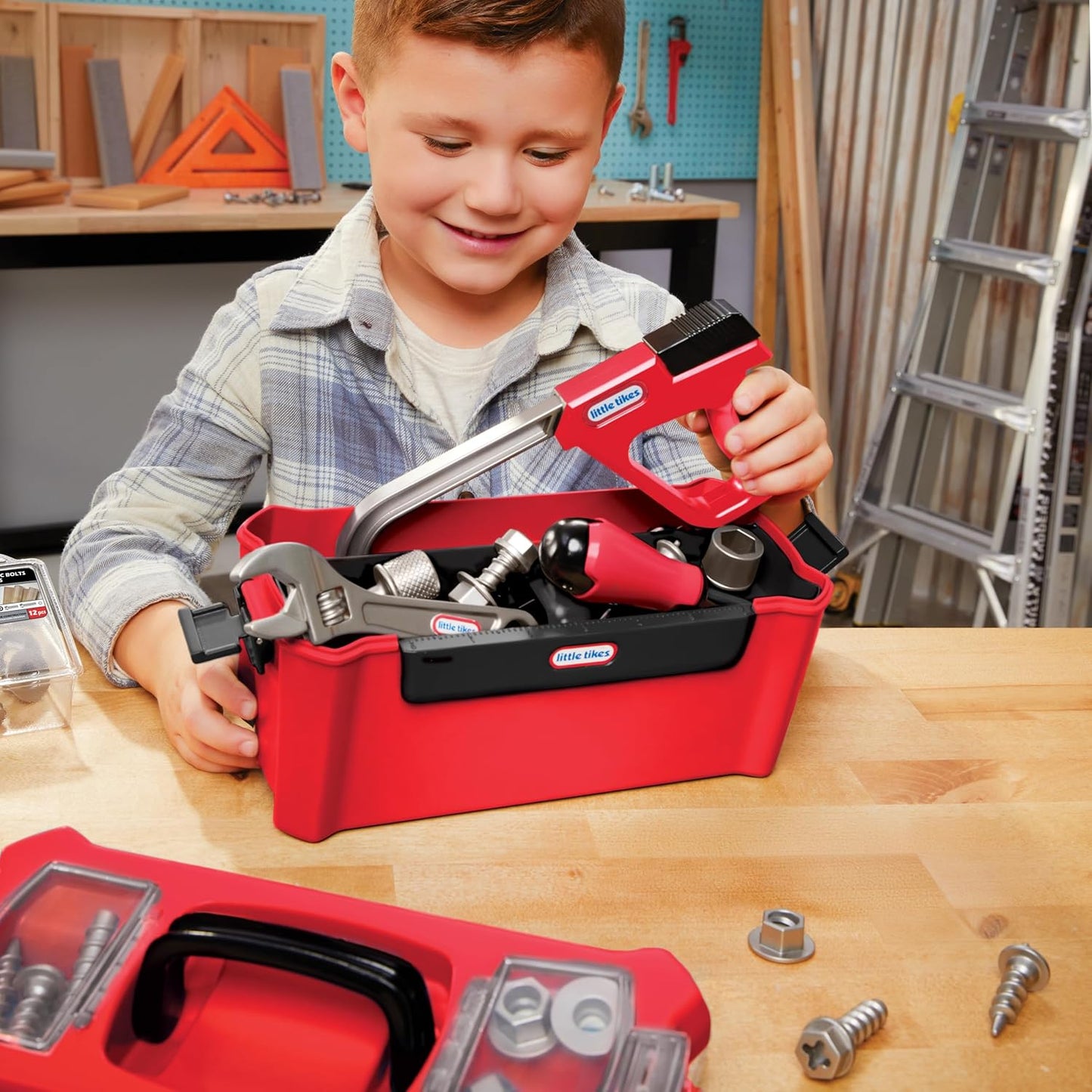 little tikes Creative Construction Tool Box Set - Includes 9 Accessories, Pretend Play Construction Set, Suitable for Boys and Girls Ages 3+ Years