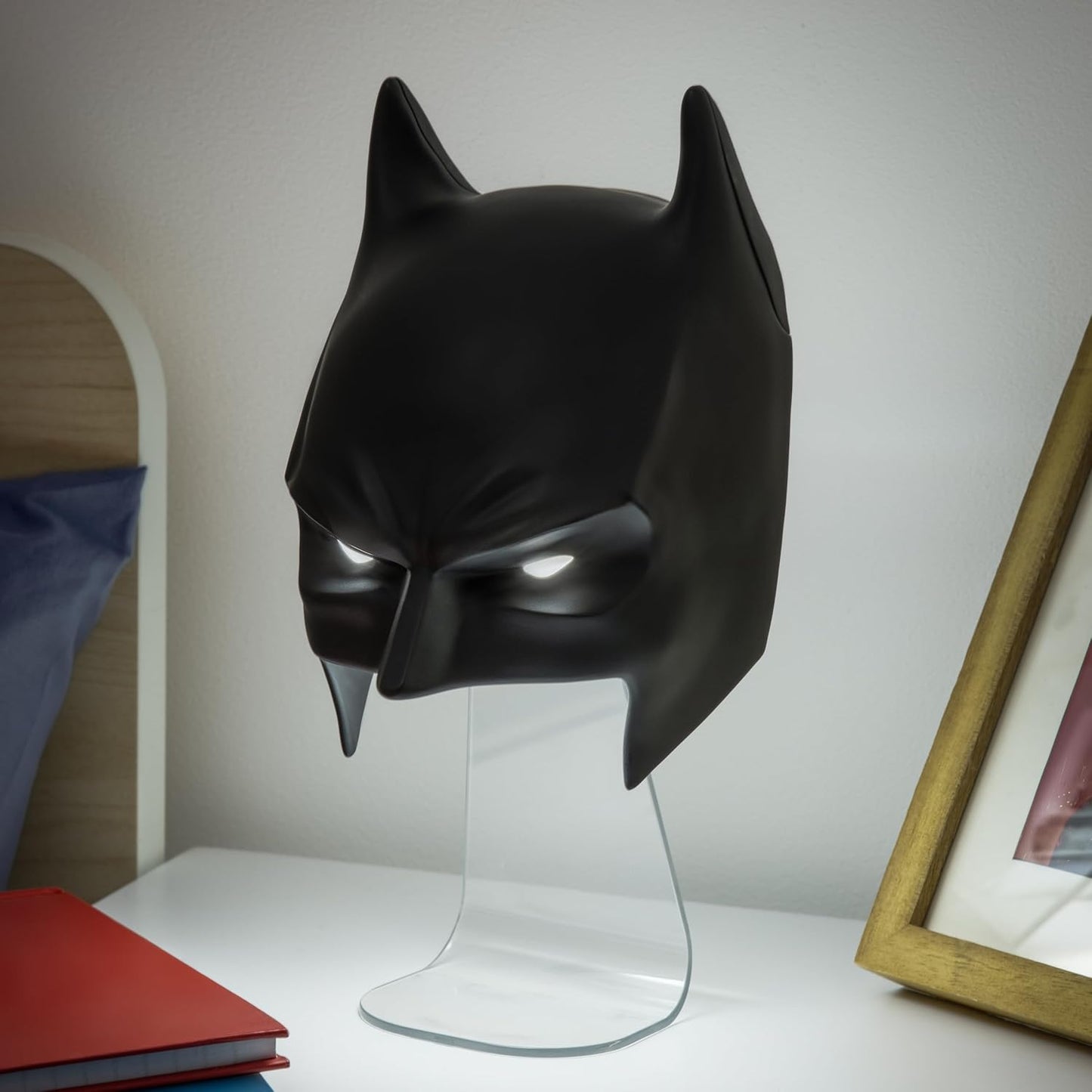 Paladone Batman Mask Light, Wall Mountable or Freestanding LED Lamp, Officially Licensed DC Comics Merchandise for Bedrooms, Man Caves, Home and Collectors