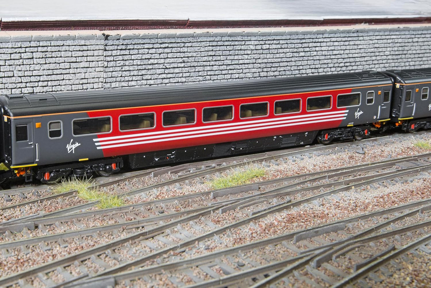 Hornby TT TT4047 Virgin HST Mk3 Coach TS 42175